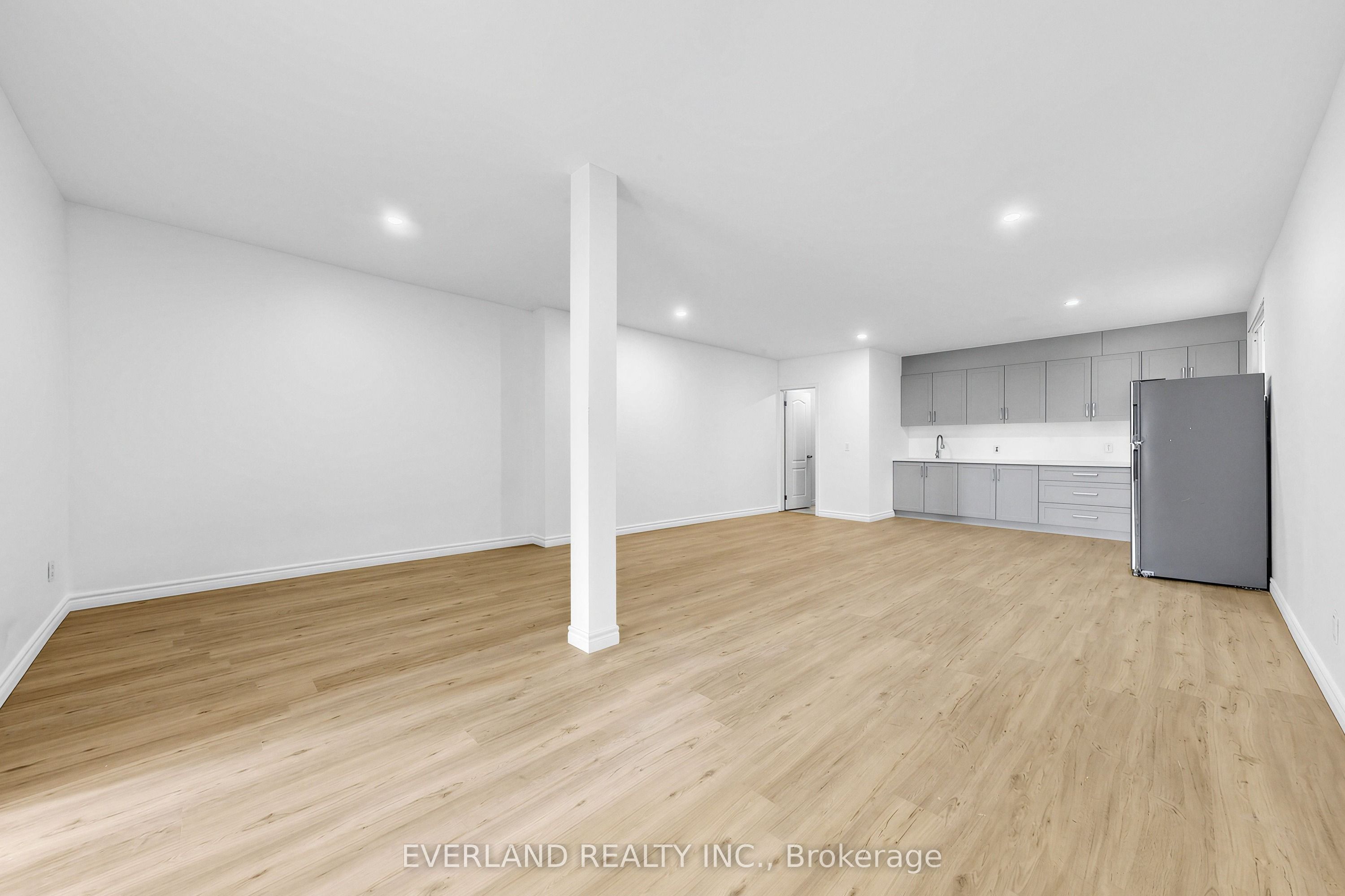 20 King Street E A Property Photo 2