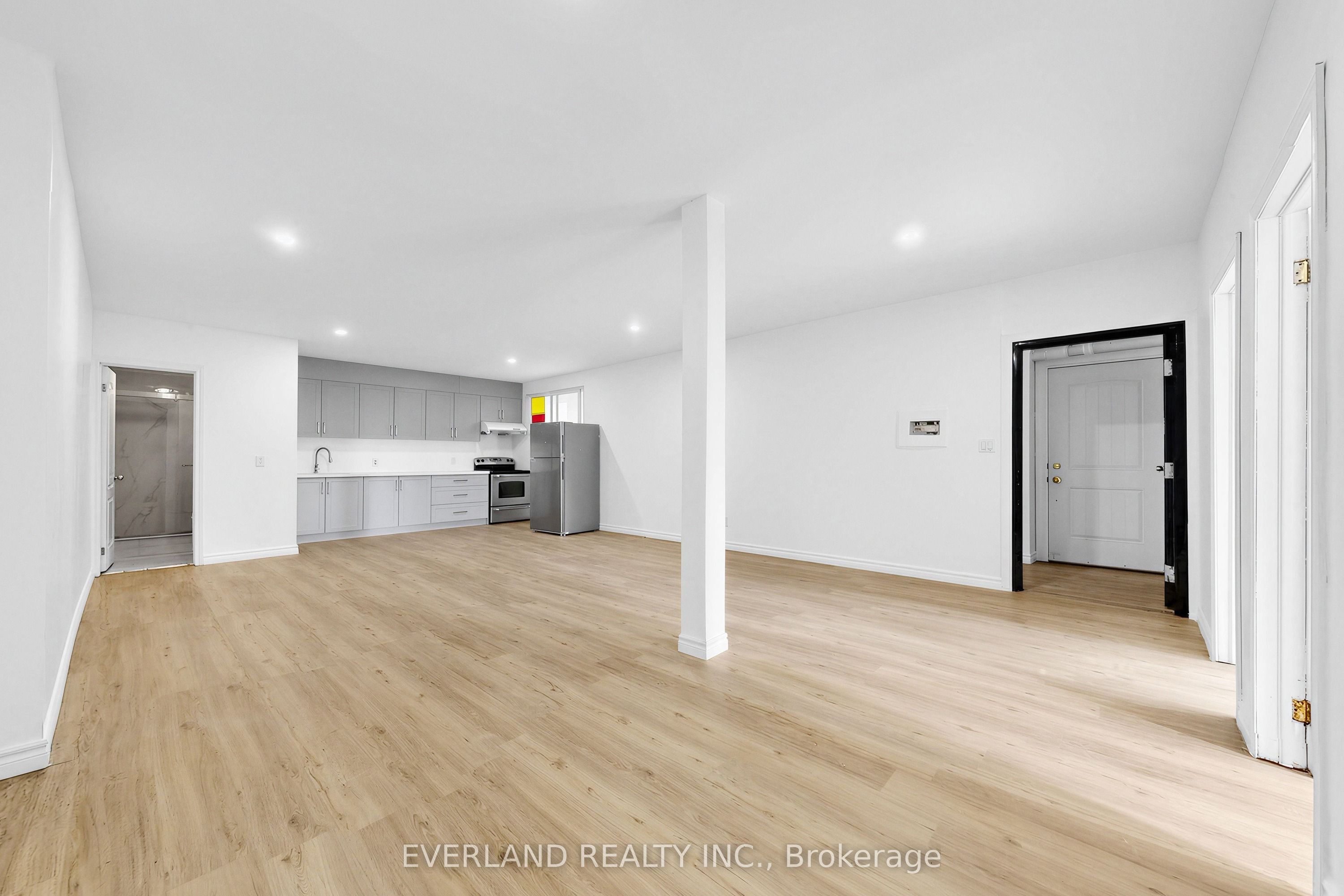 20 King Street E A Property Photo 3