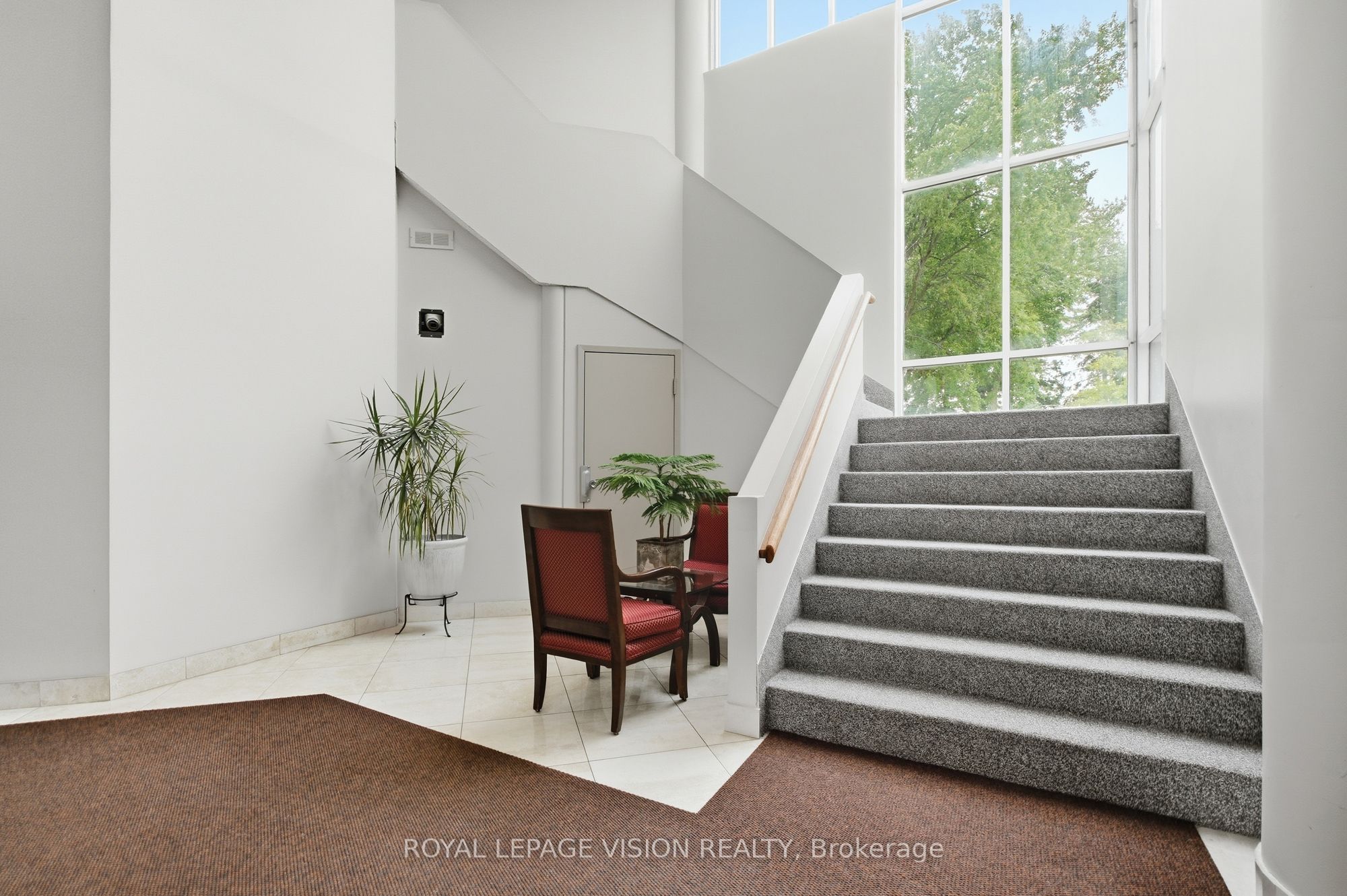 10 Dean Park Road 319 Property Photo 3