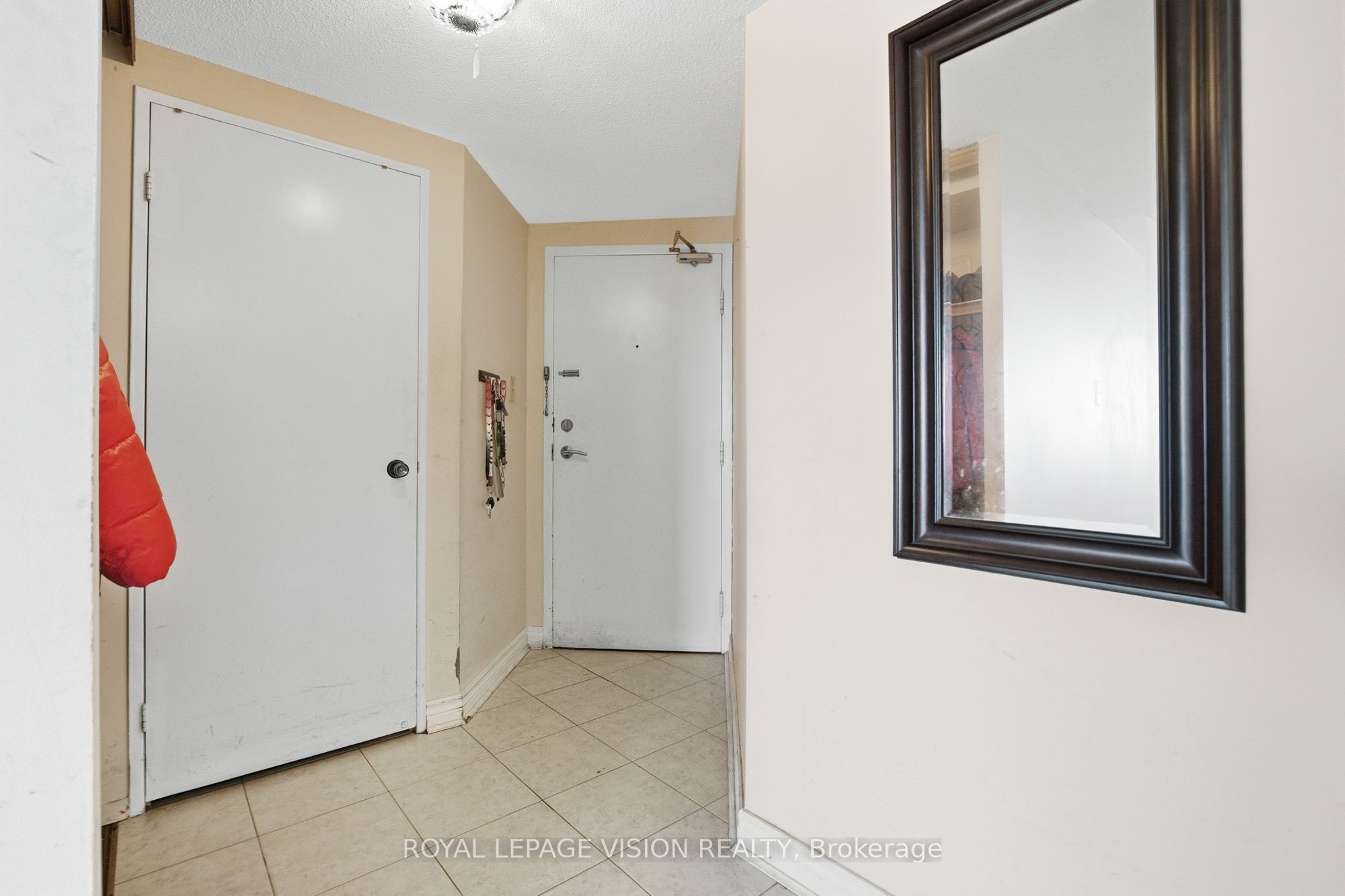 10 Dean Park Road 319 Property Photo 4