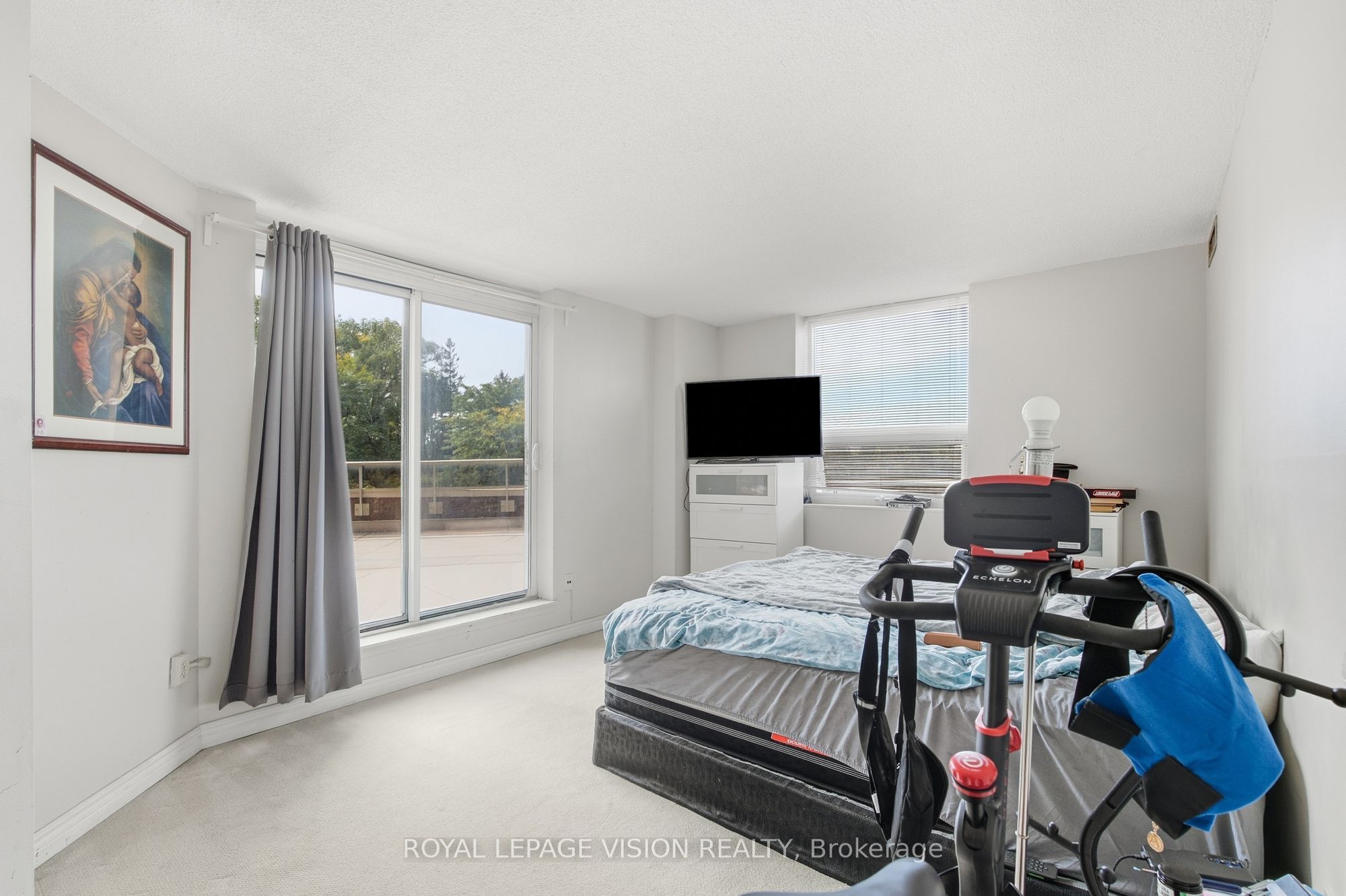 10 Dean Park Road 319 Property Photo 15