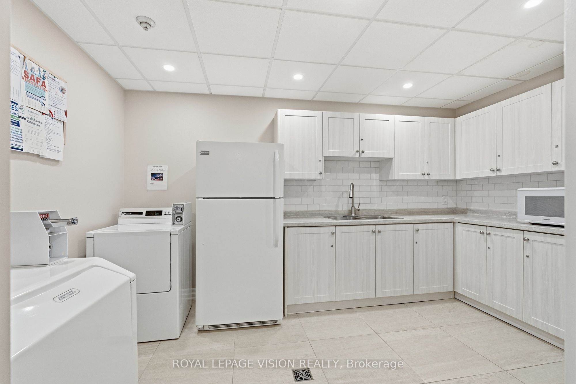 10 Dean Park Road 319 Property Photo 32