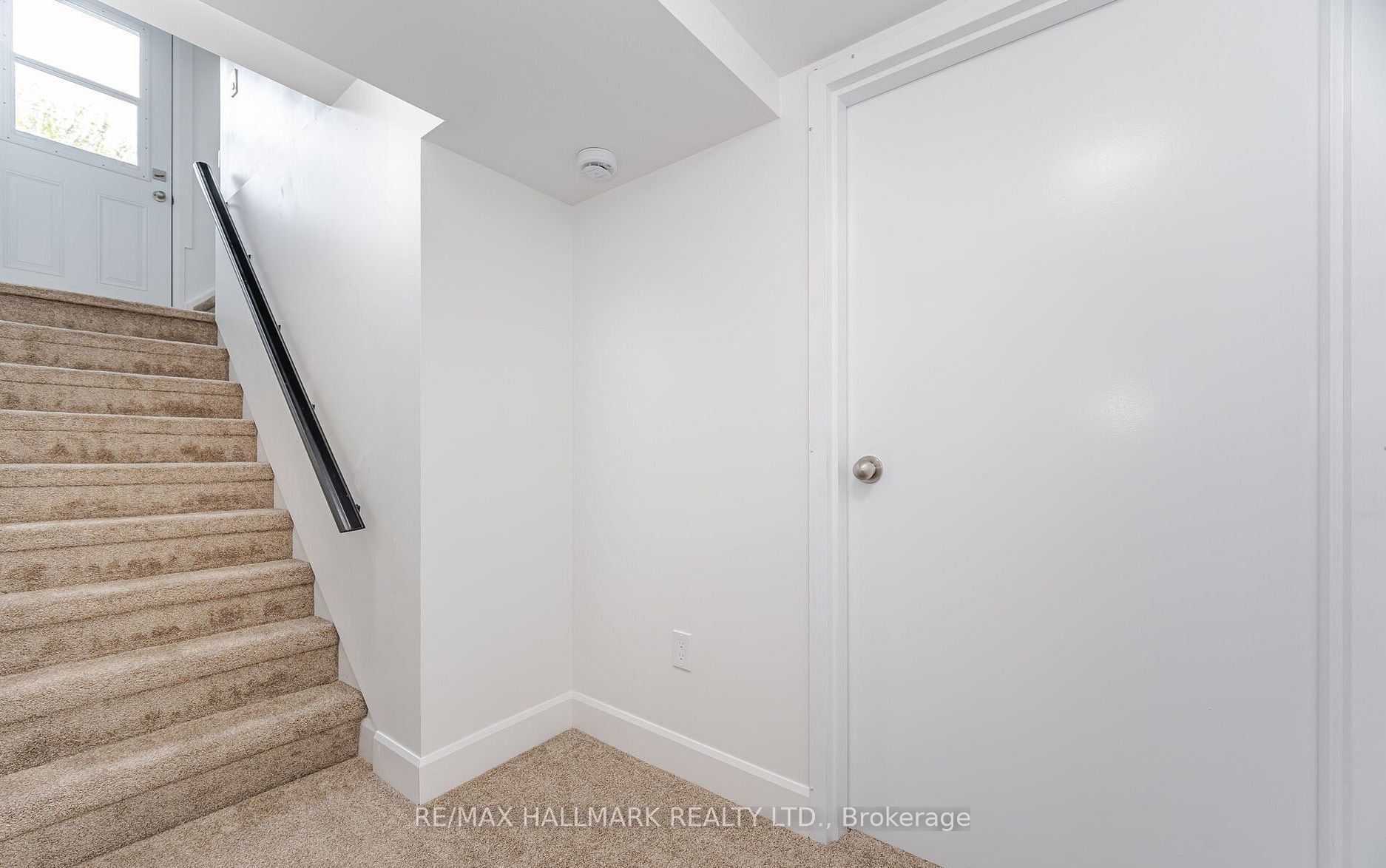 283 Porter - Lower Level Street Property Photo 2