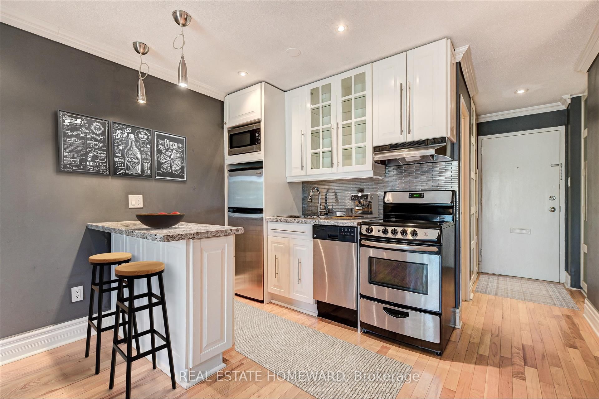 123 Woodbine Avenue 322 Property Photo 4