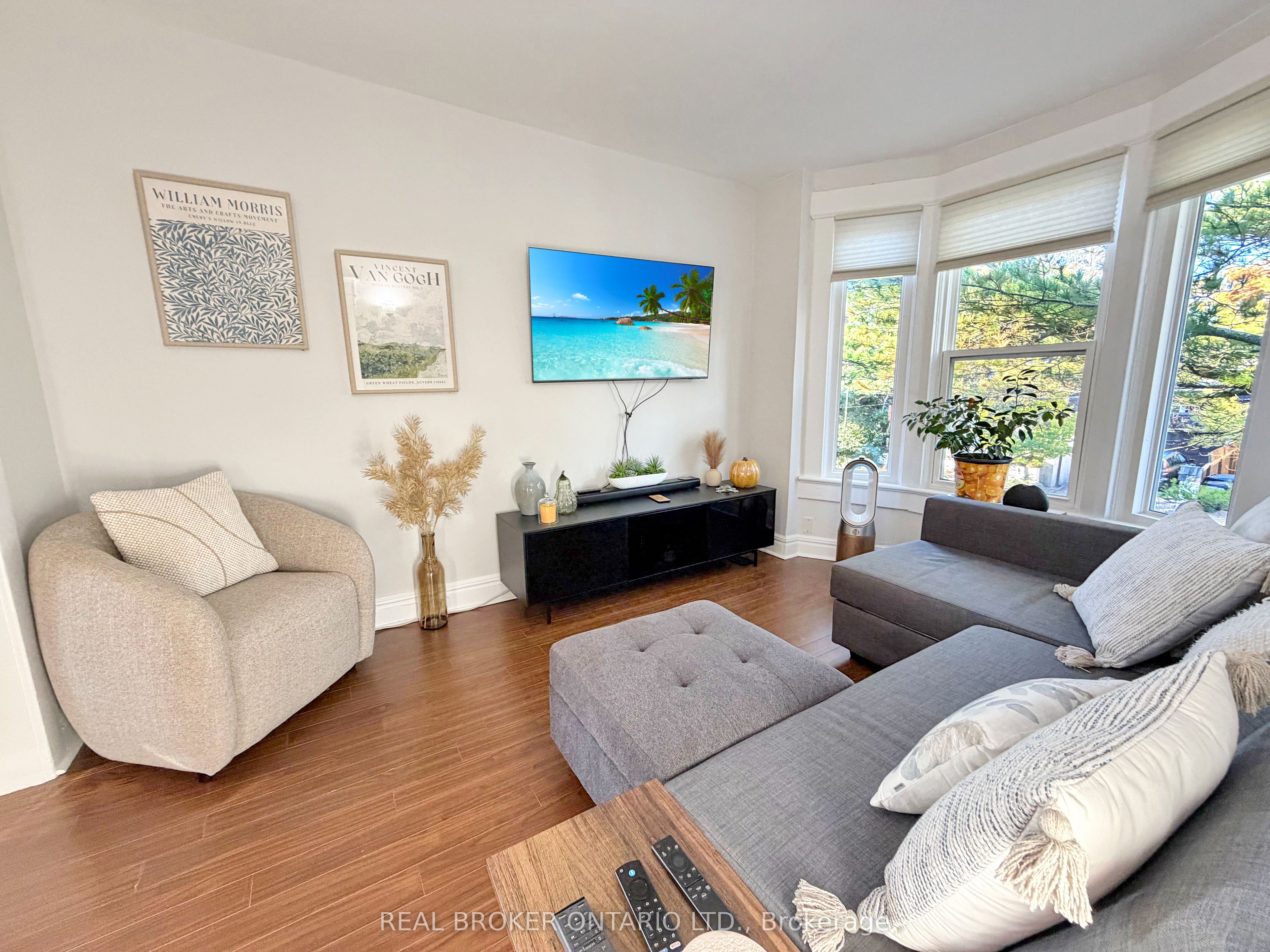 79 Blantyre Avenue Upper Property Photo 2