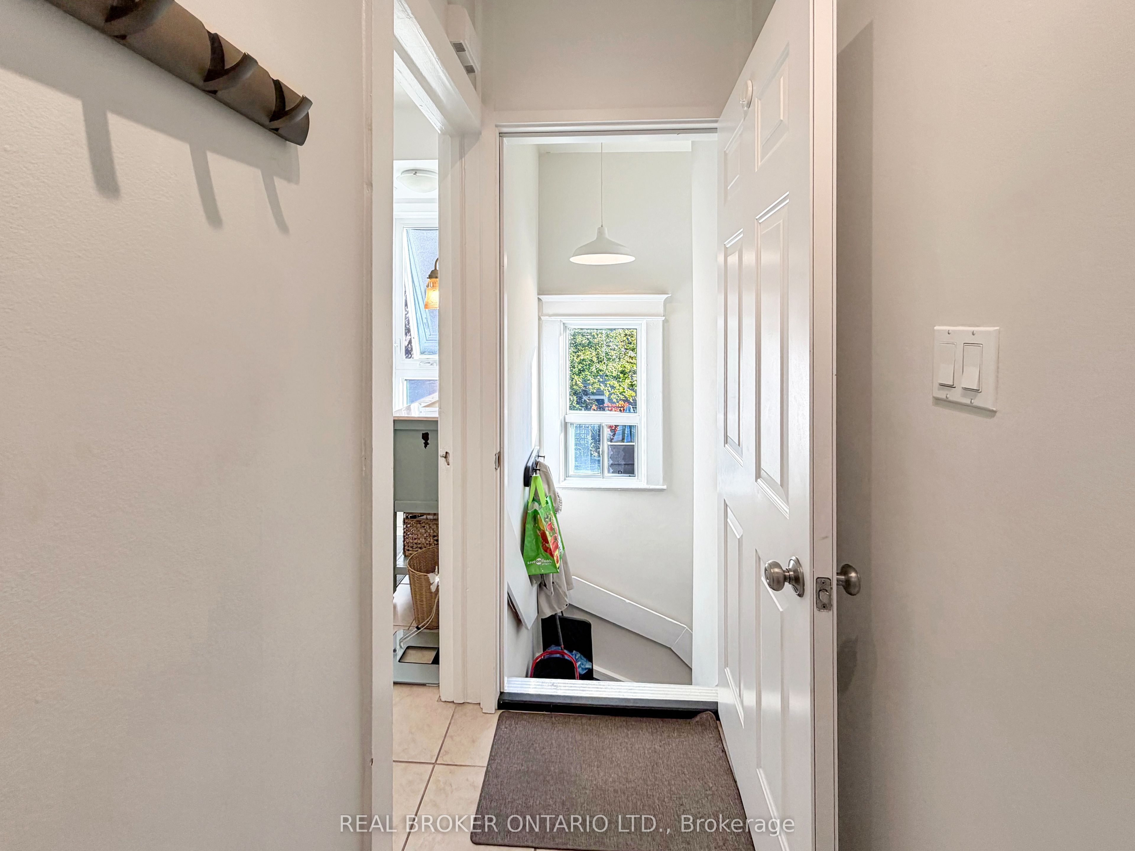 79 Blantyre Avenue Upper Property Photo 14