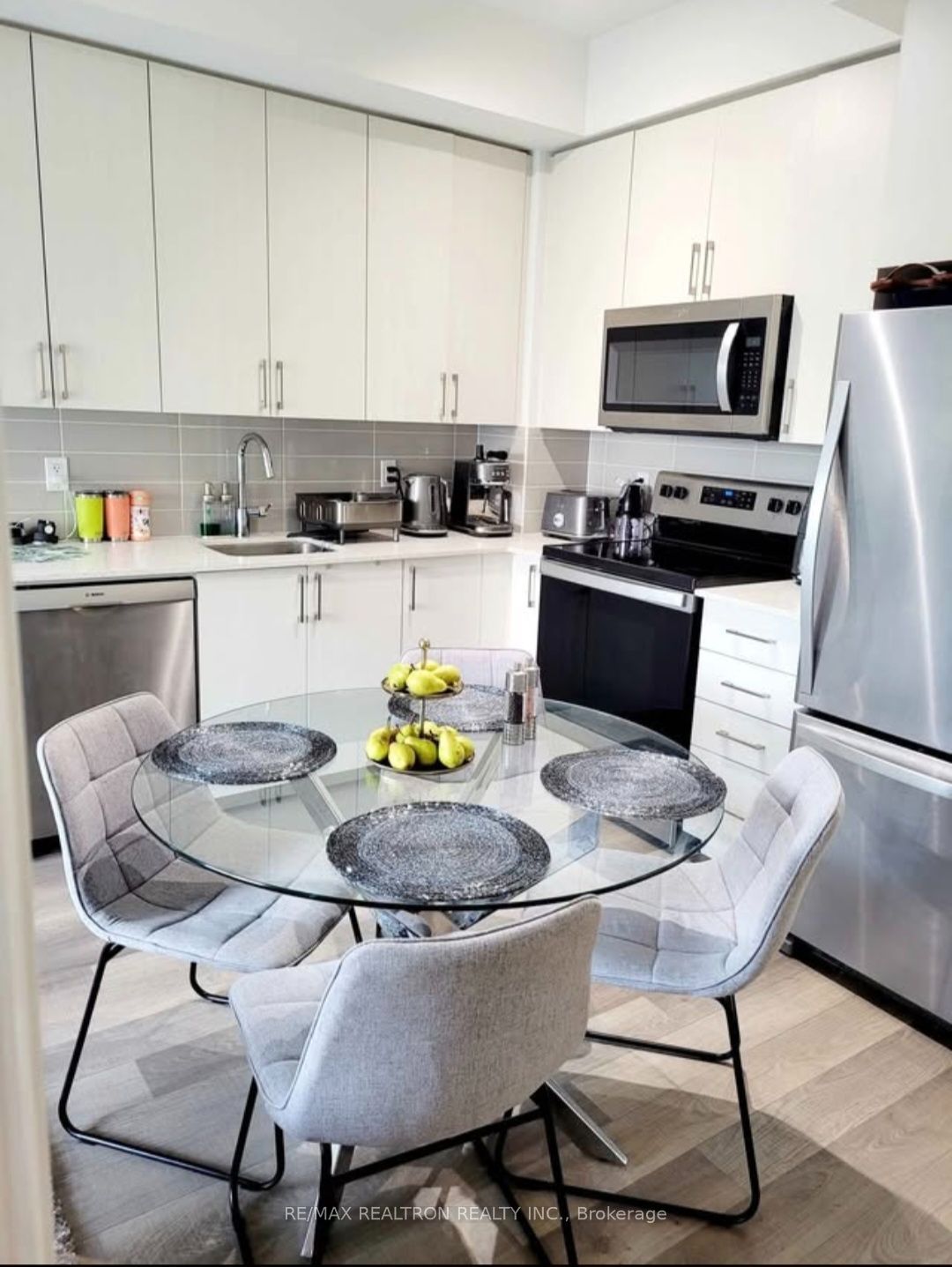 3121 Sheppard Avenue E 516 Property Photo 6