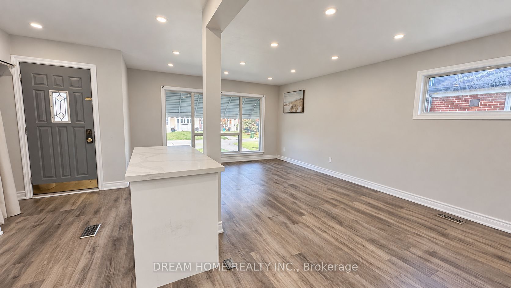 65 Miramar Crescent Main Property Photo 2