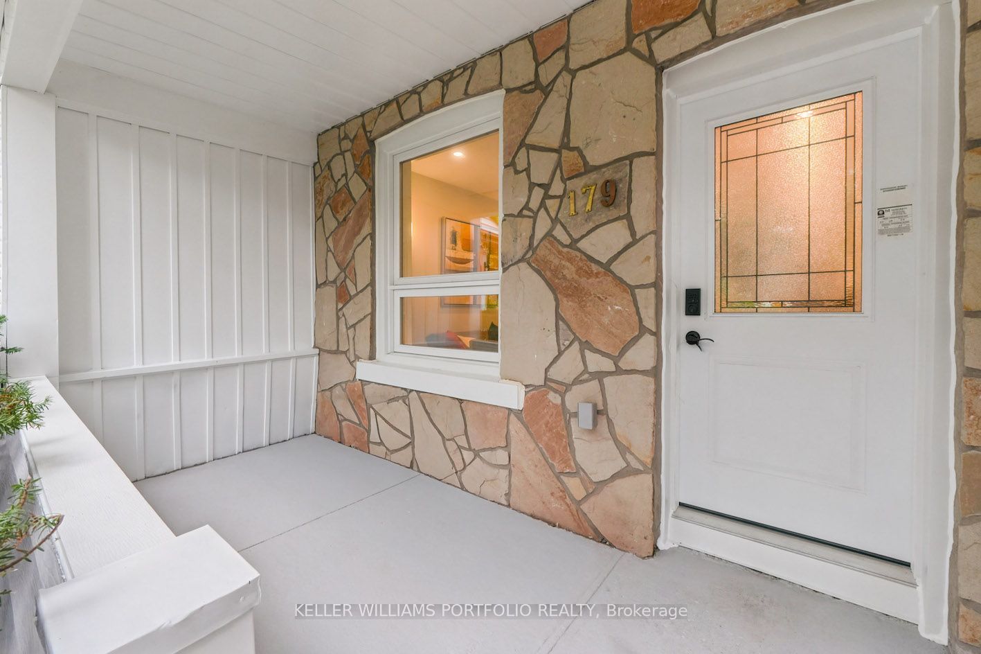 179 Oakcrest Avenue Property Photo 2