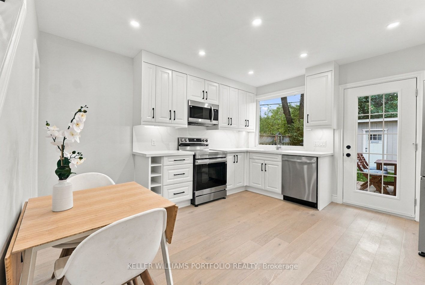 179 Oakcrest Avenue Property Photo 7