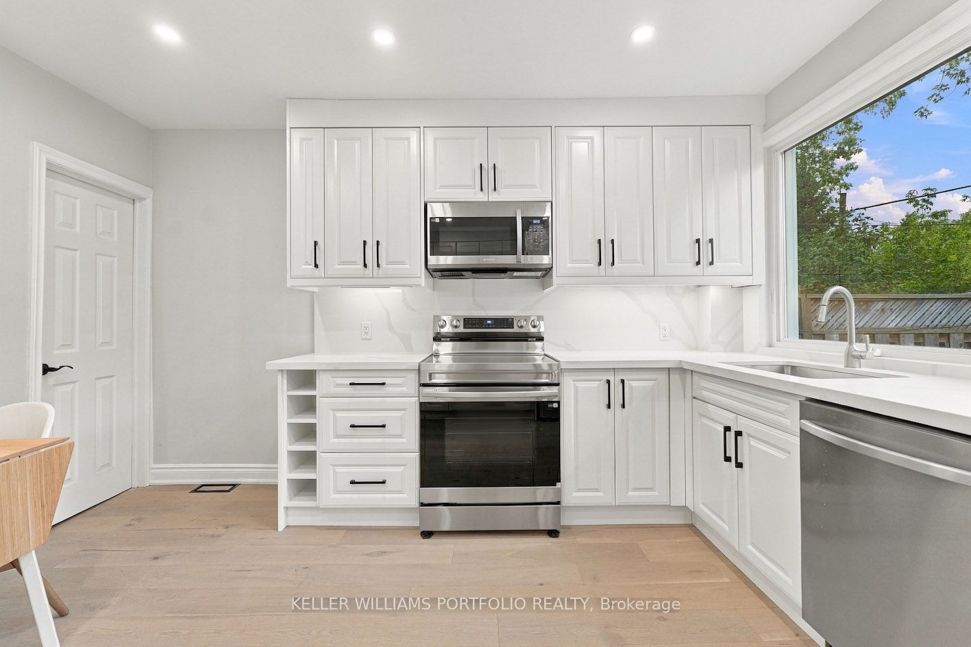179 Oakcrest Avenue Property Photo 9
