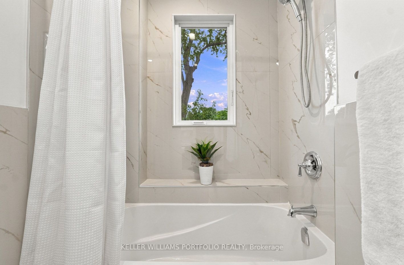 179 Oakcrest Avenue Property Photo 20
