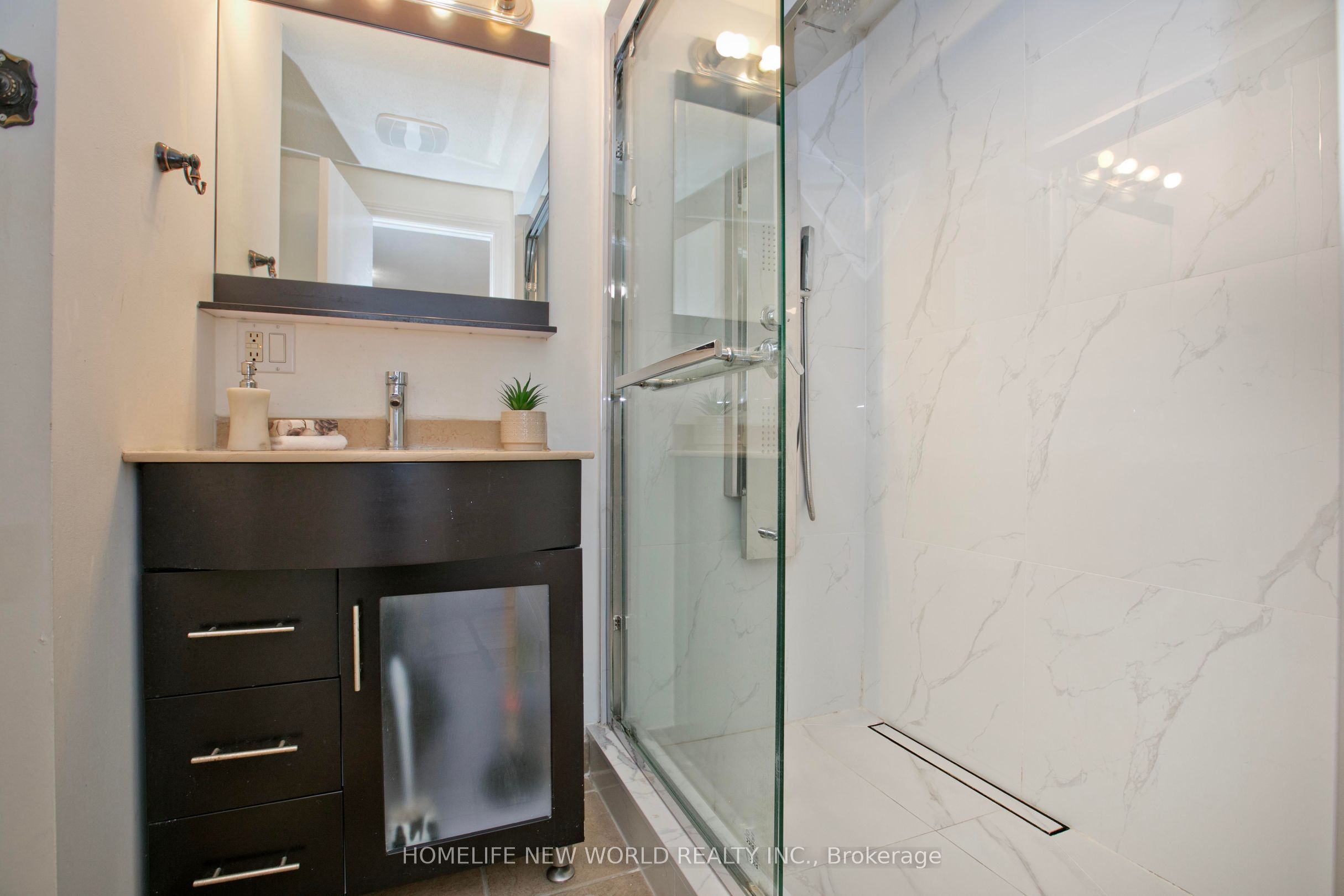 60 James Park Square Property Photo 32