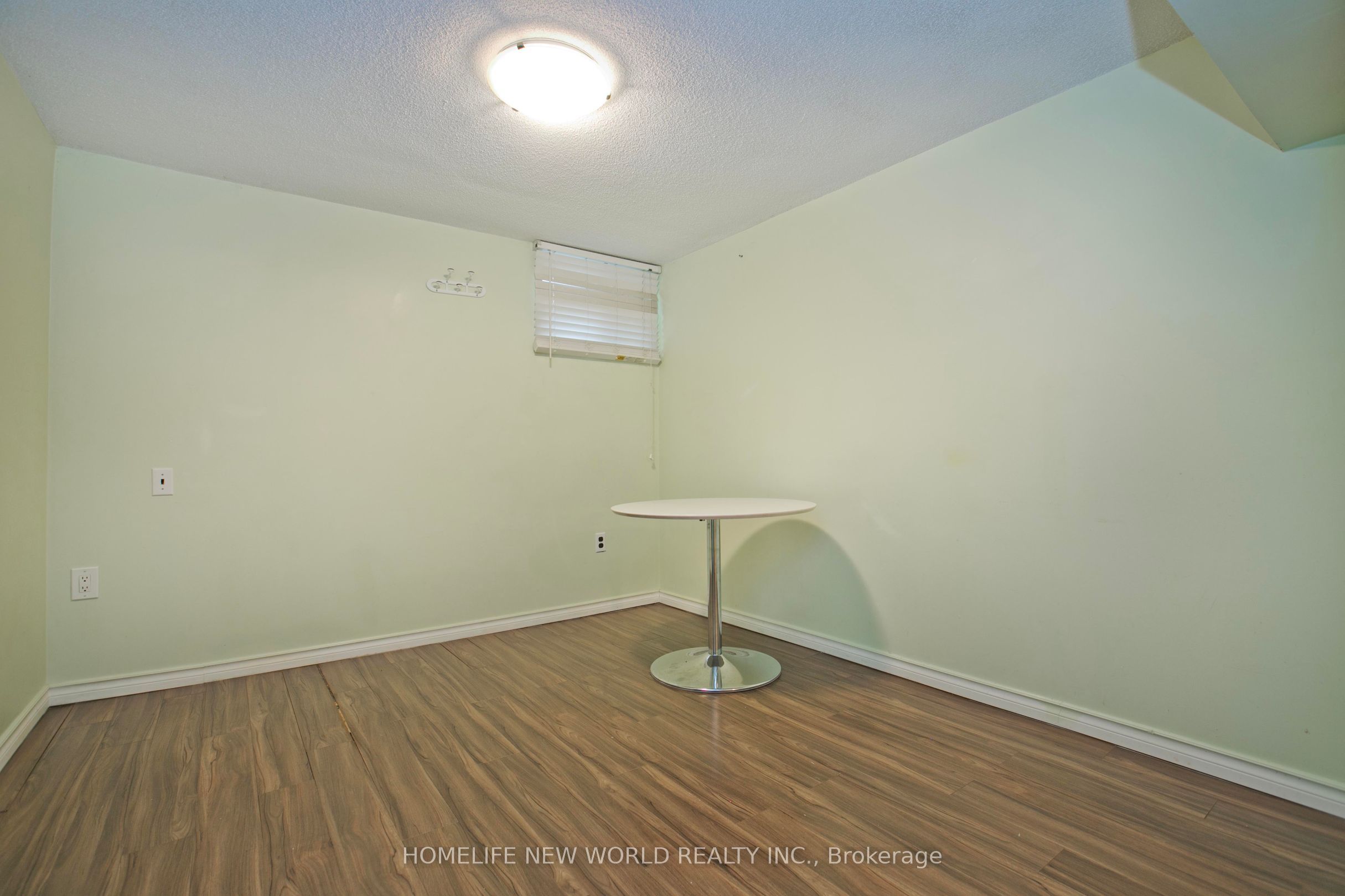 60 James Park Square Property Photo 44