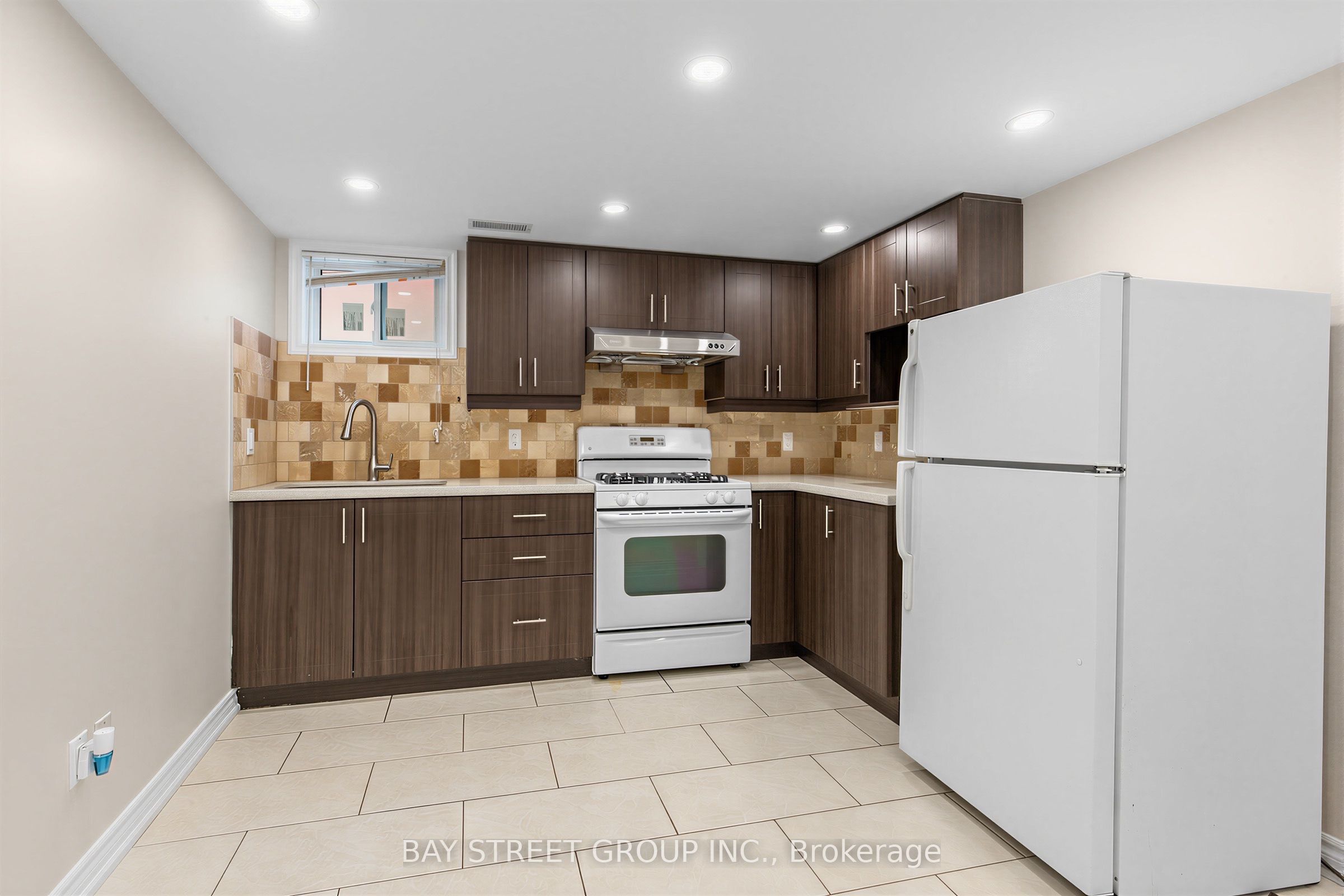 8 Amethyst Road Property Photo 23