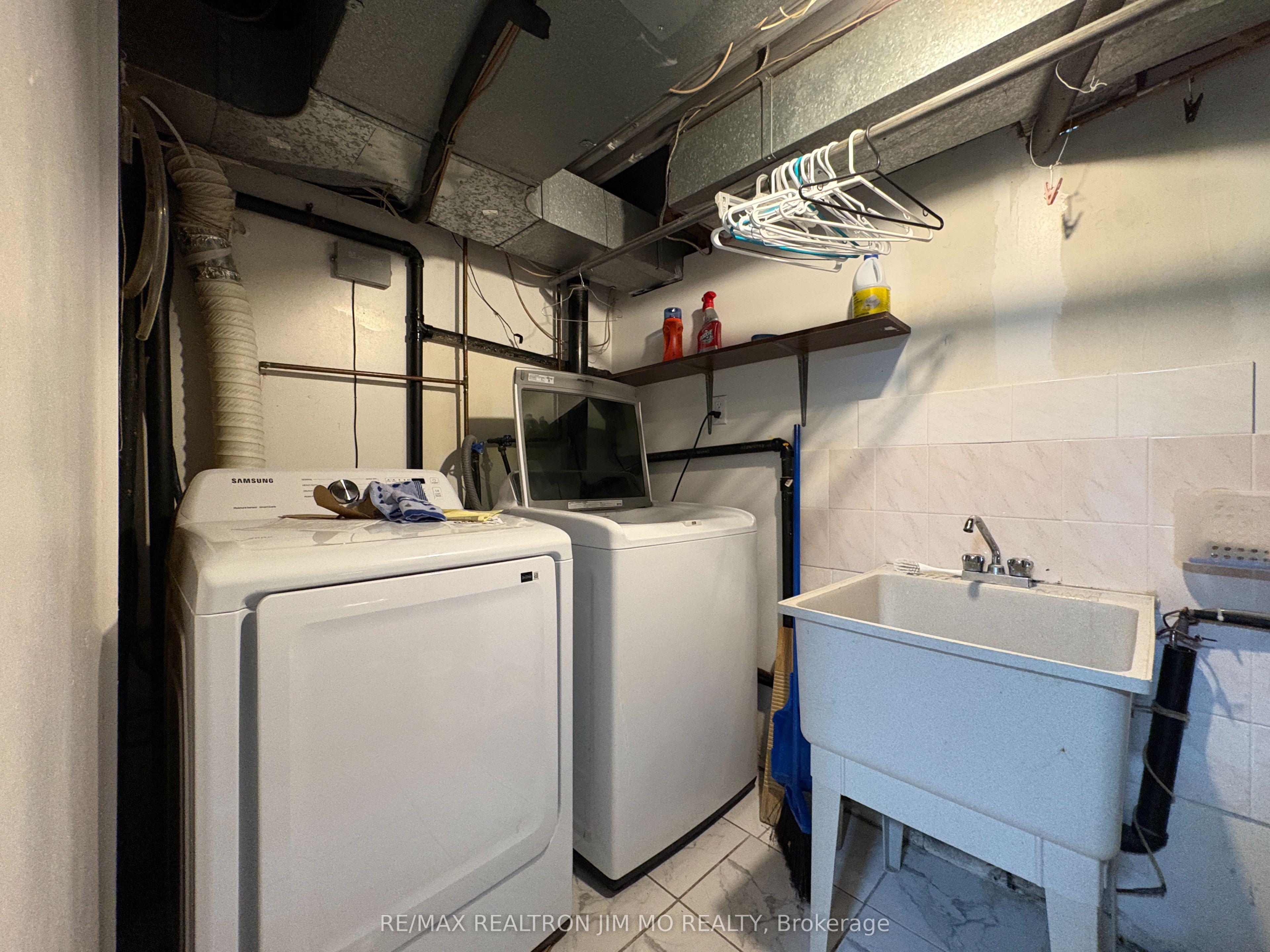 39 Hartleywood Drive Basement Property Photo 12