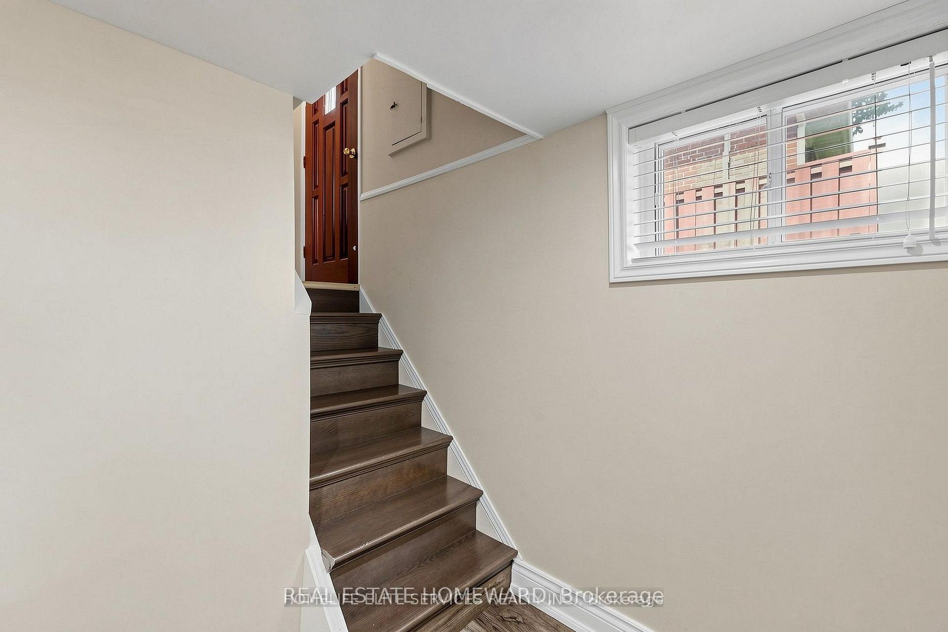 48 Frey Crescent Lower Property Photo 2