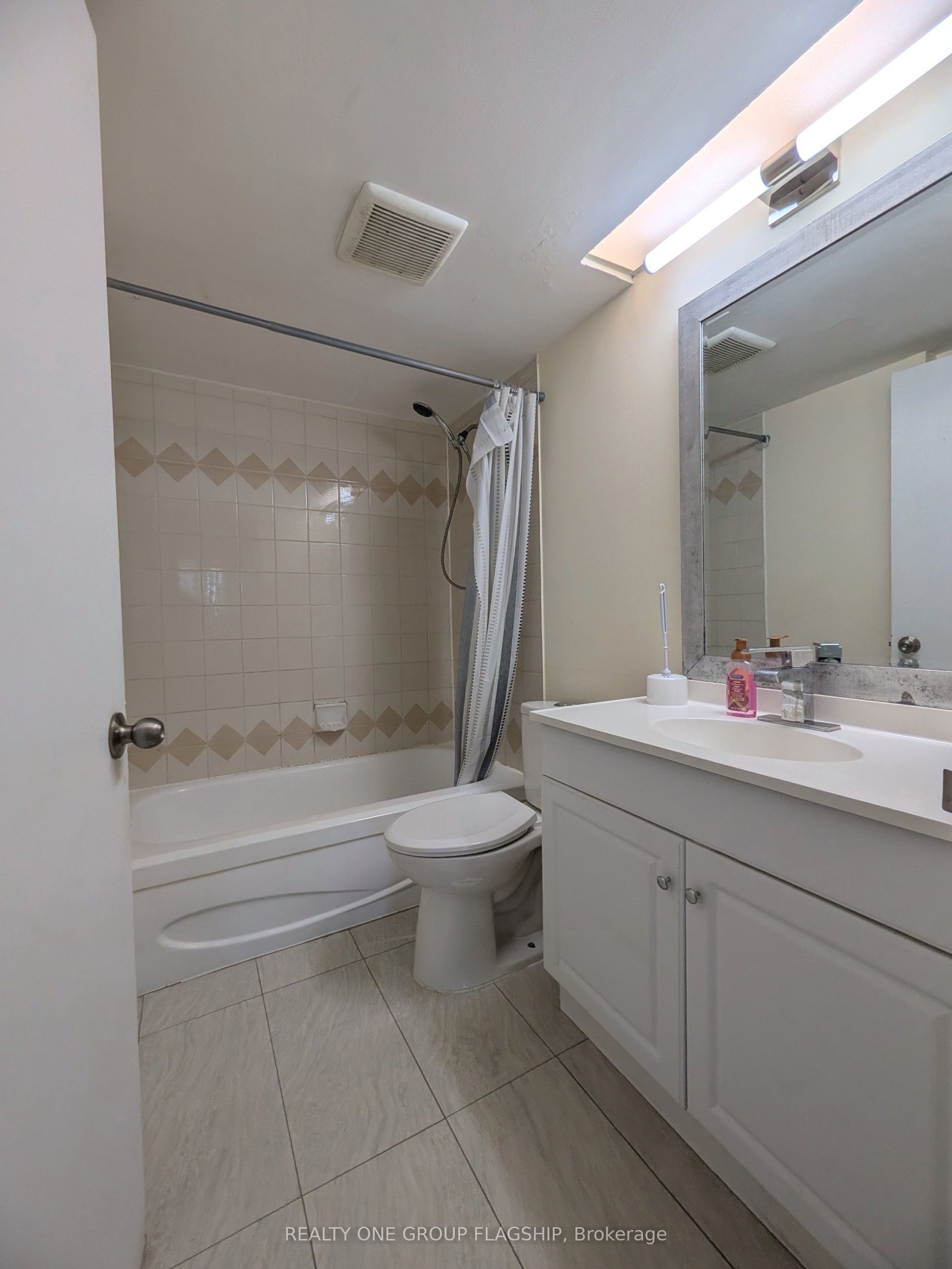 2460 Eglinton Avenue E 1010 Property Photo 8