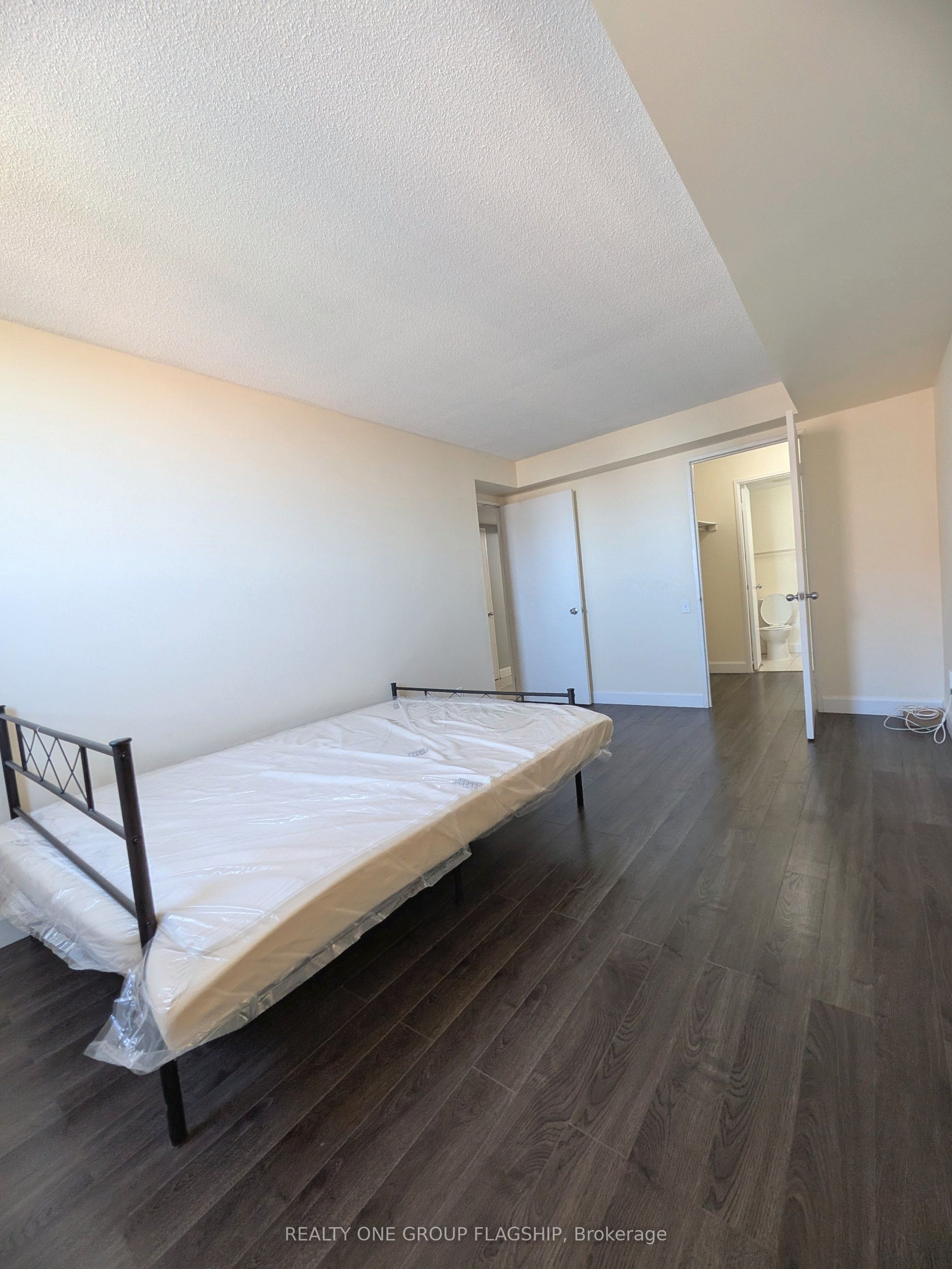 2460 Eglinton Avenue E 1010 Property Photo 14