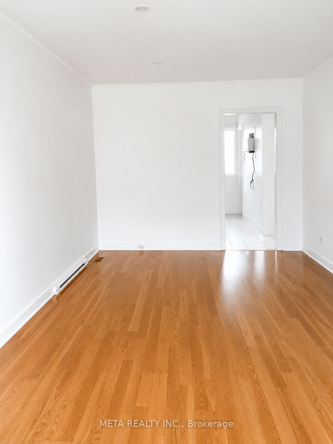 540 Mccowan Road Main Floor Property Photo 8