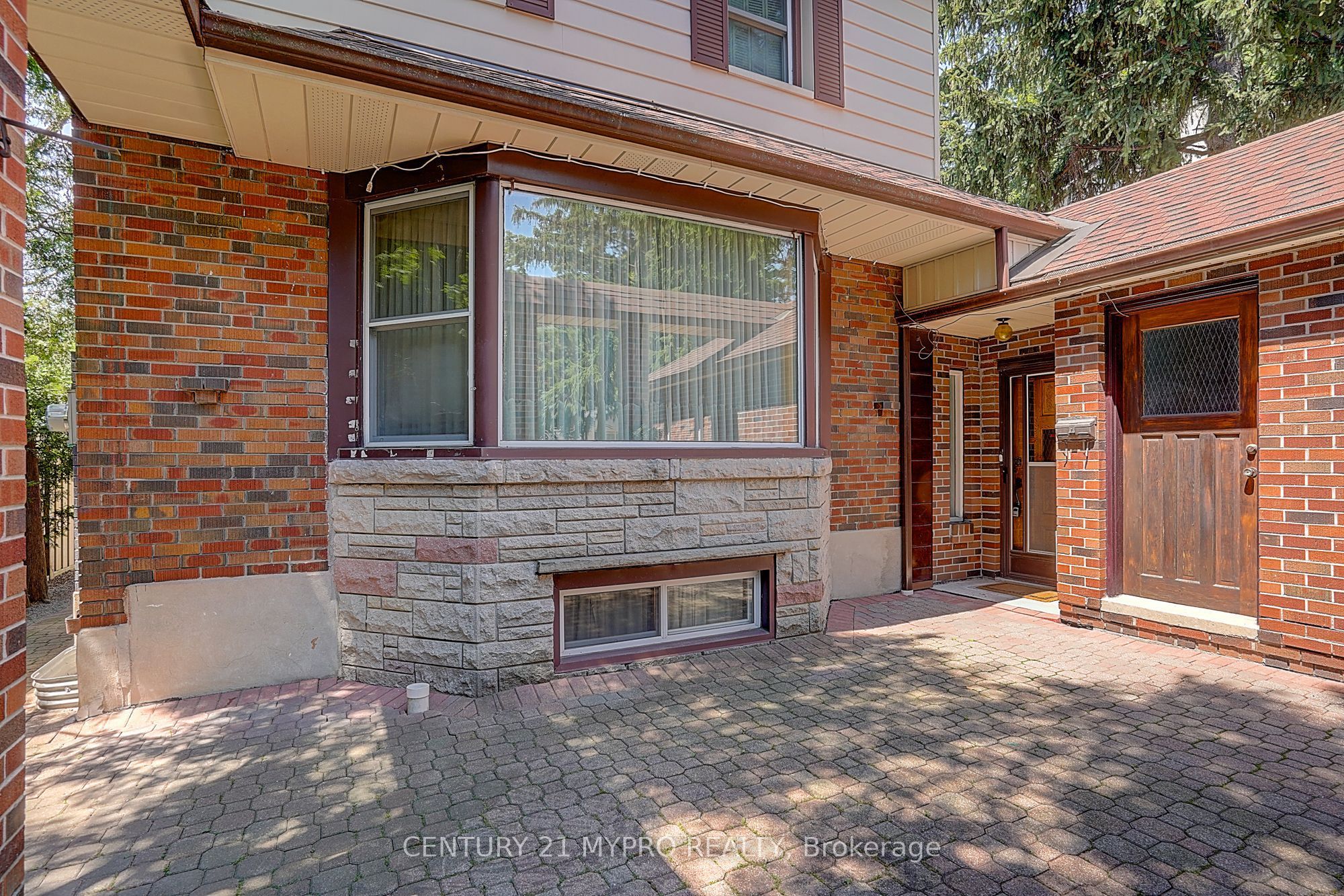 80a Rosemount Drive Property Photo 4