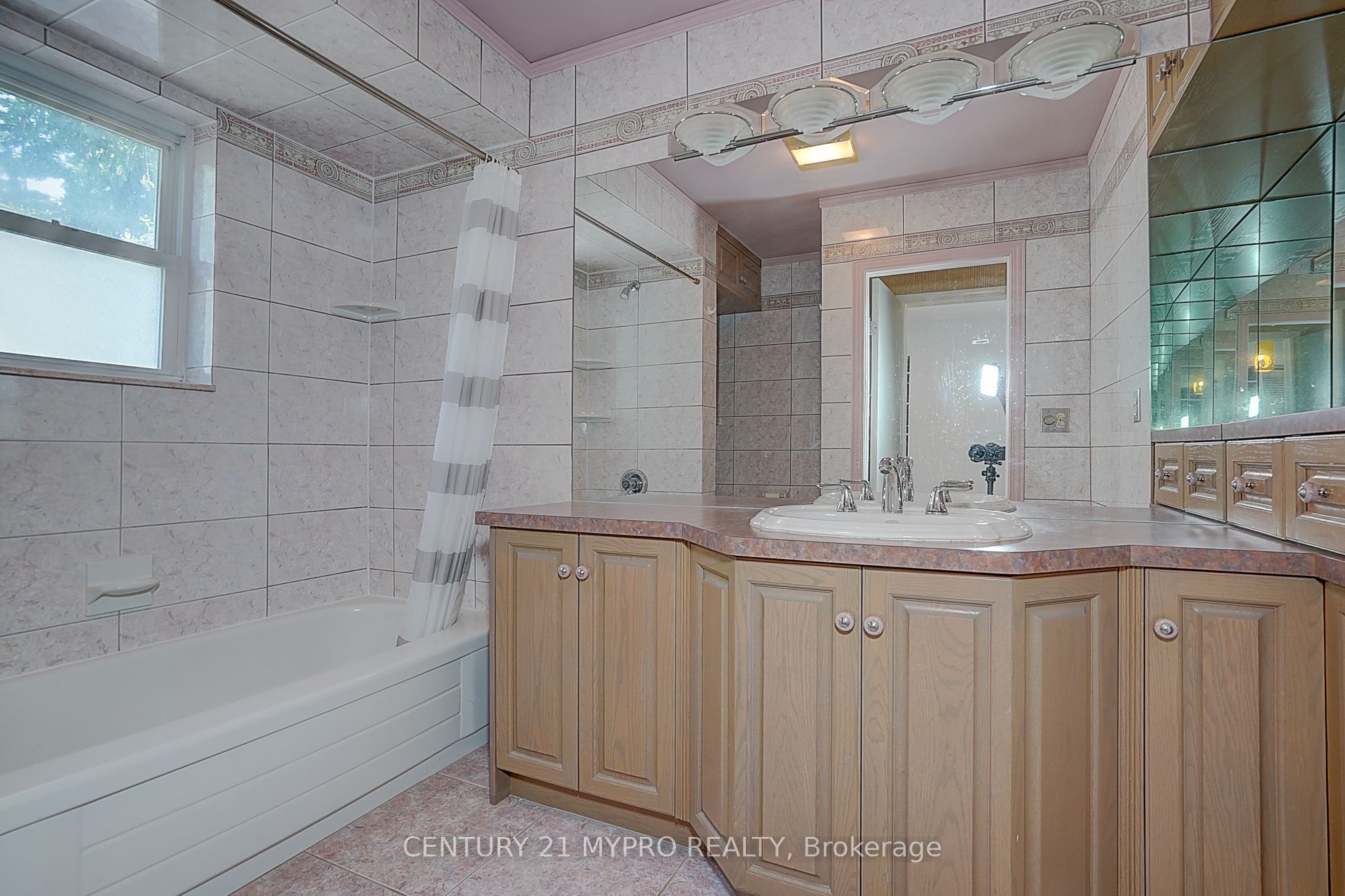 80a Rosemount Drive Property Photo 30