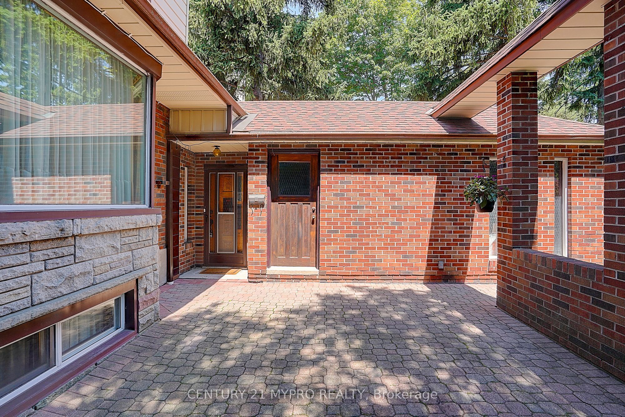 80a Rosemount Drive Property Photo 35