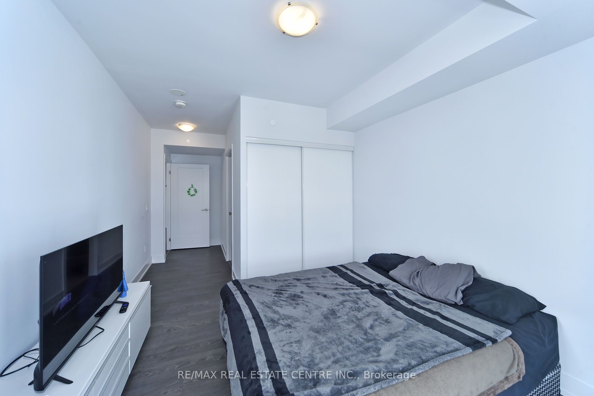 2550 Simcoe Street 1216 Property Photo 28