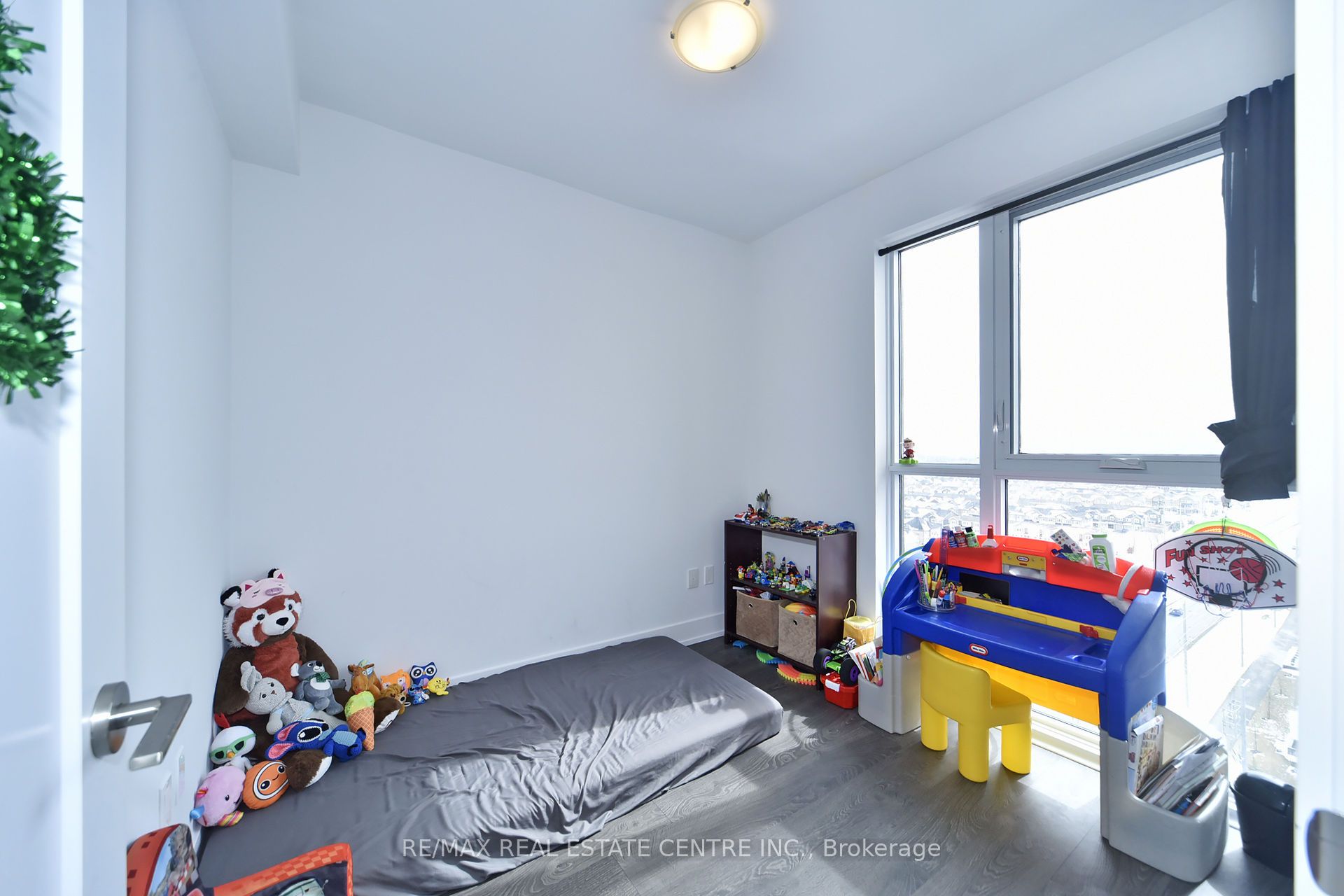 2550 Simcoe Street 1216 Property Photo 31