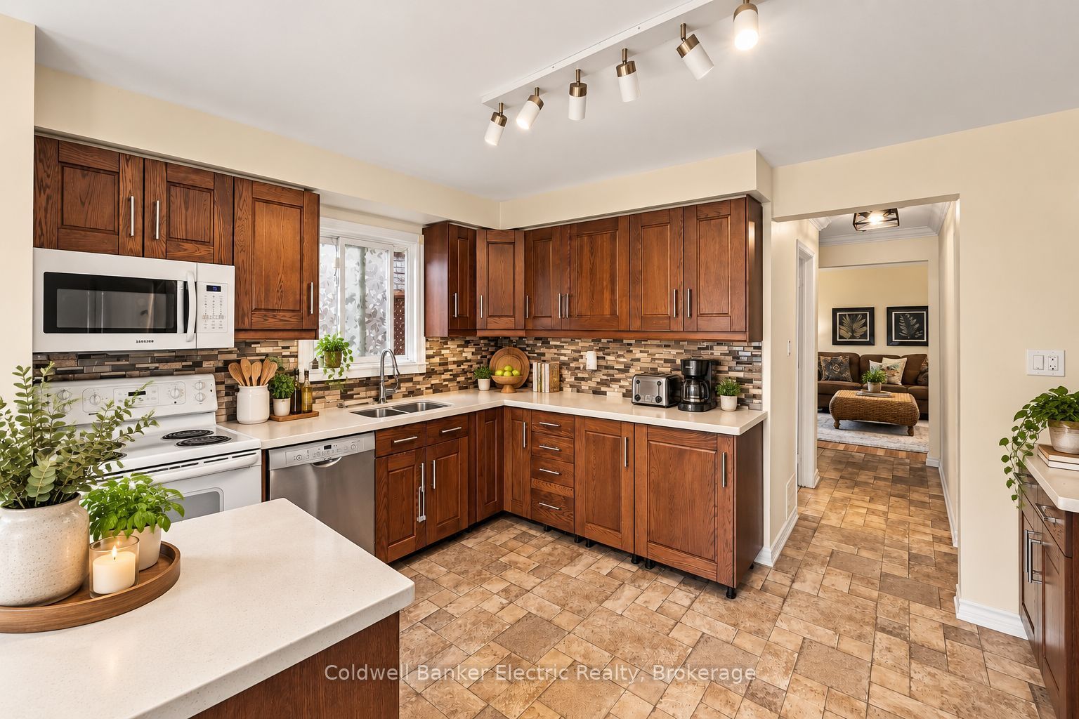 40 Stephen Avenue Property Photo 15