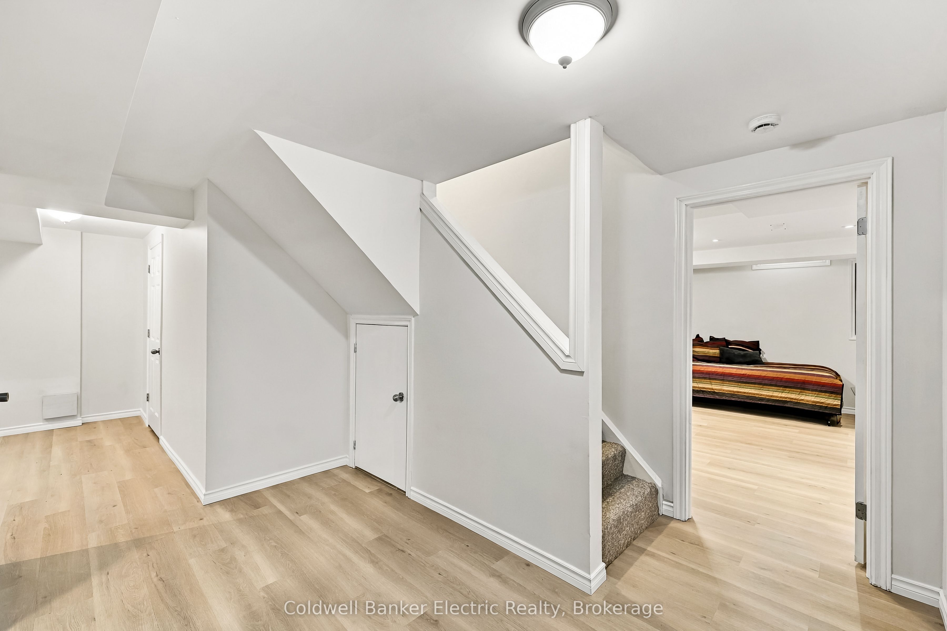 40 Stephen Avenue Property Photo 39