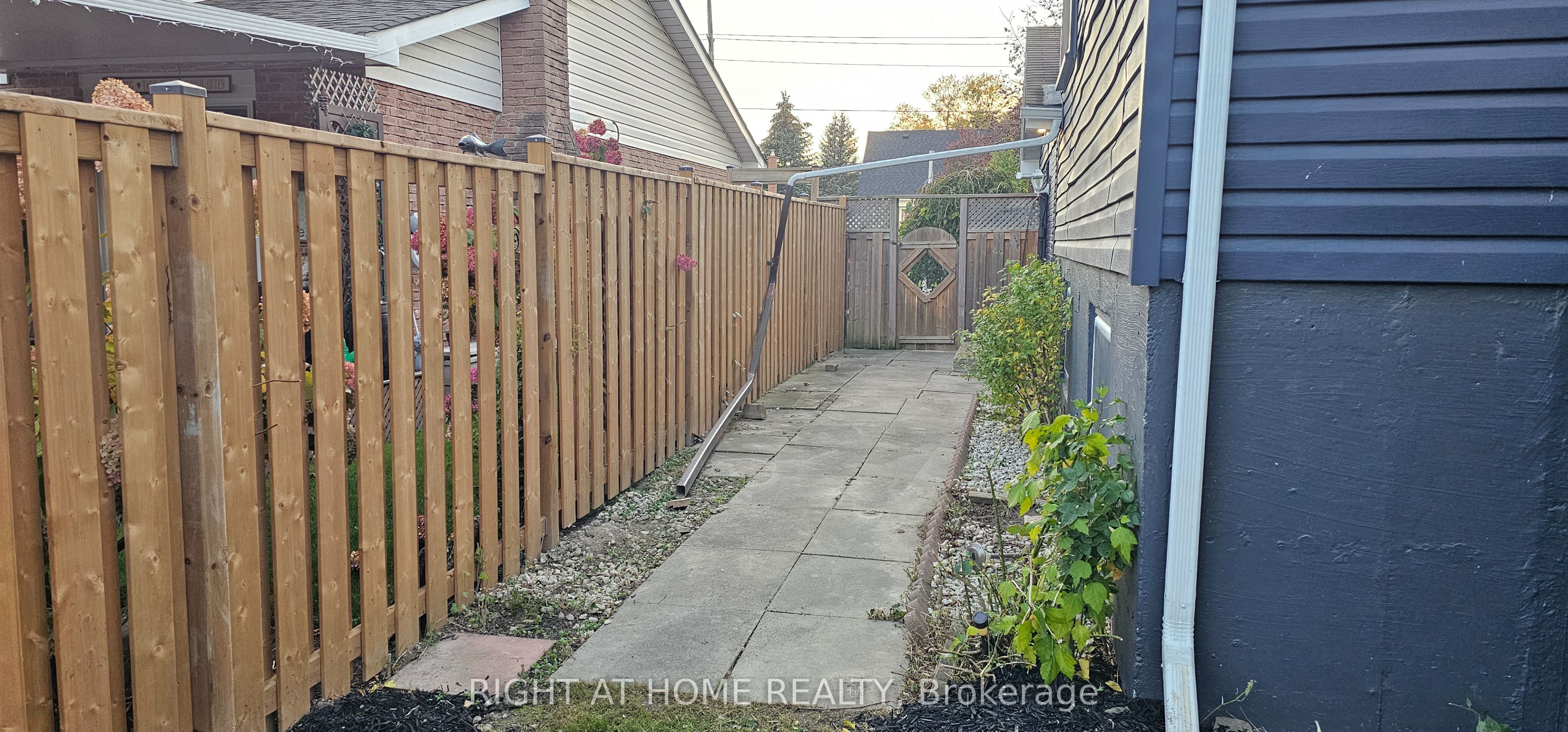 47 Simpson Avenue Property Photo 22