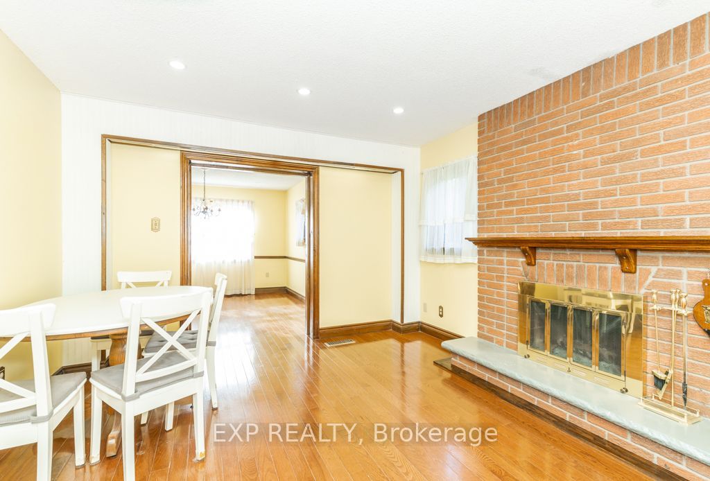 64 Burden Crescent Main / Upper Property Photo 10