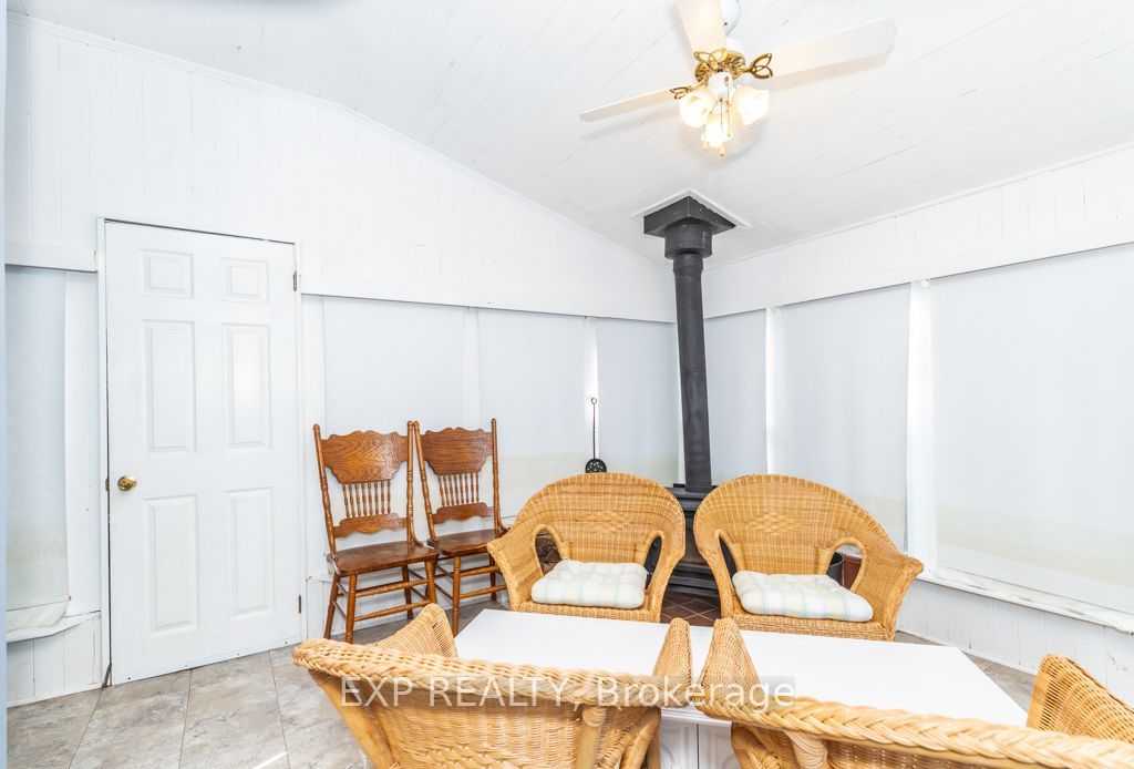 64 Burden Crescent Main / Upper Property Photo 27