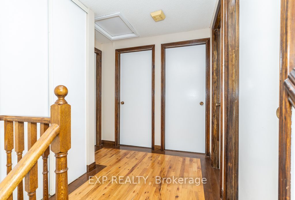 64 Burden Crescent Main / Upper Property Photo 29