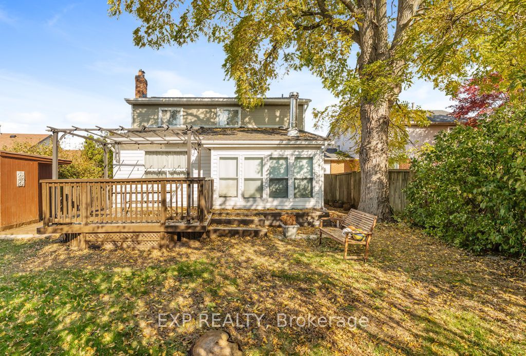 64 Burden Crescent Main / Upper Property Photo 40