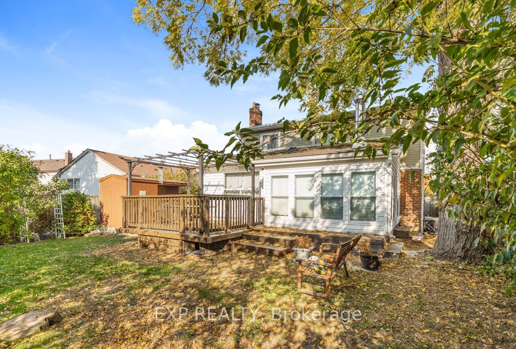 64 Burden Crescent Main / Upper Property Photo 42