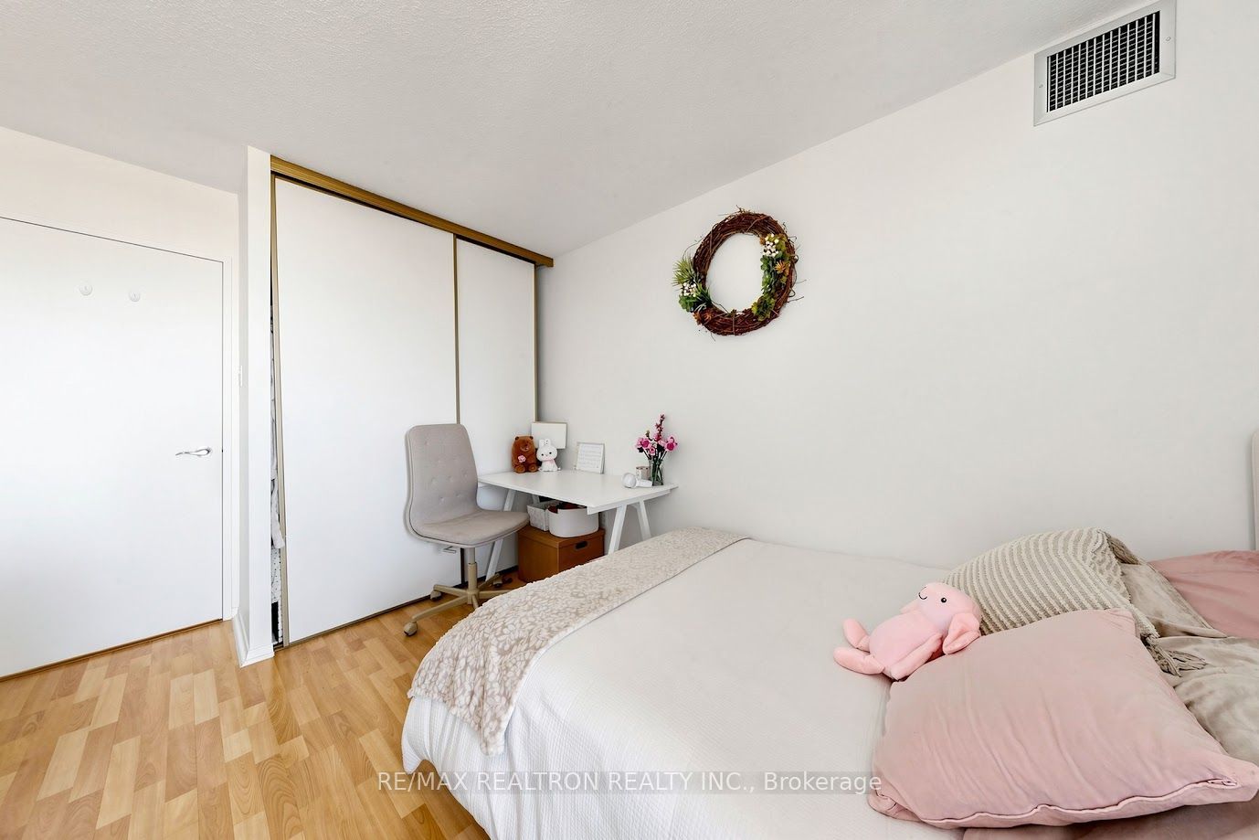 2365 Kennedy Road 505 Property Photo 24