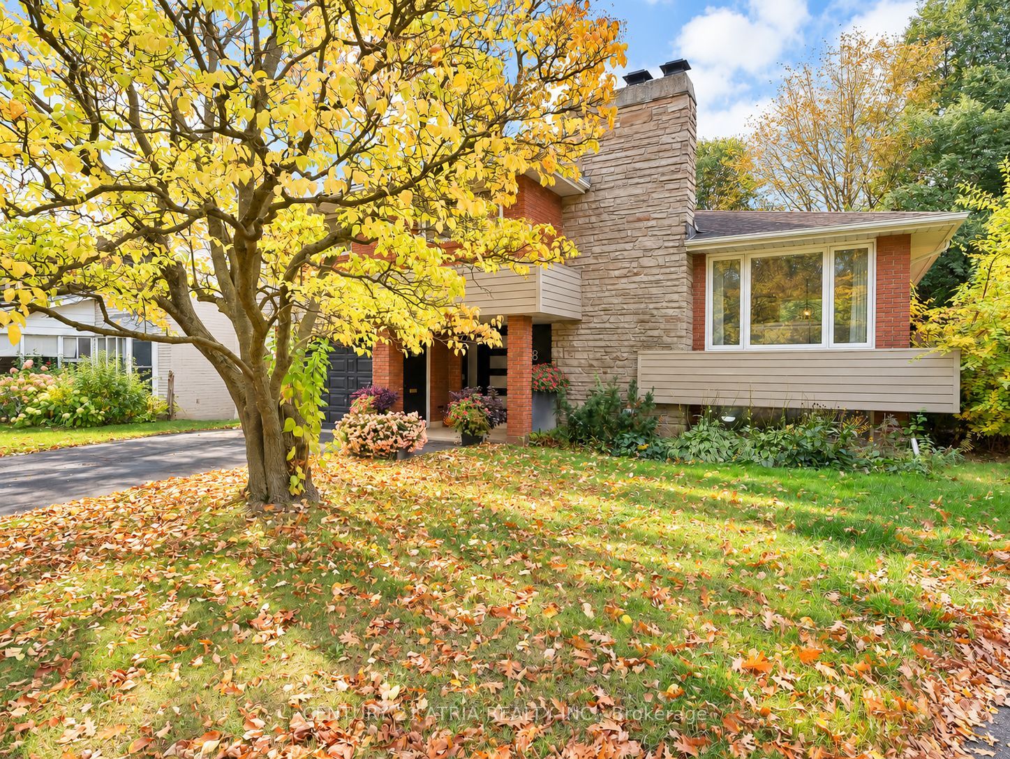 18 Castledene Crescent Property Photo 2