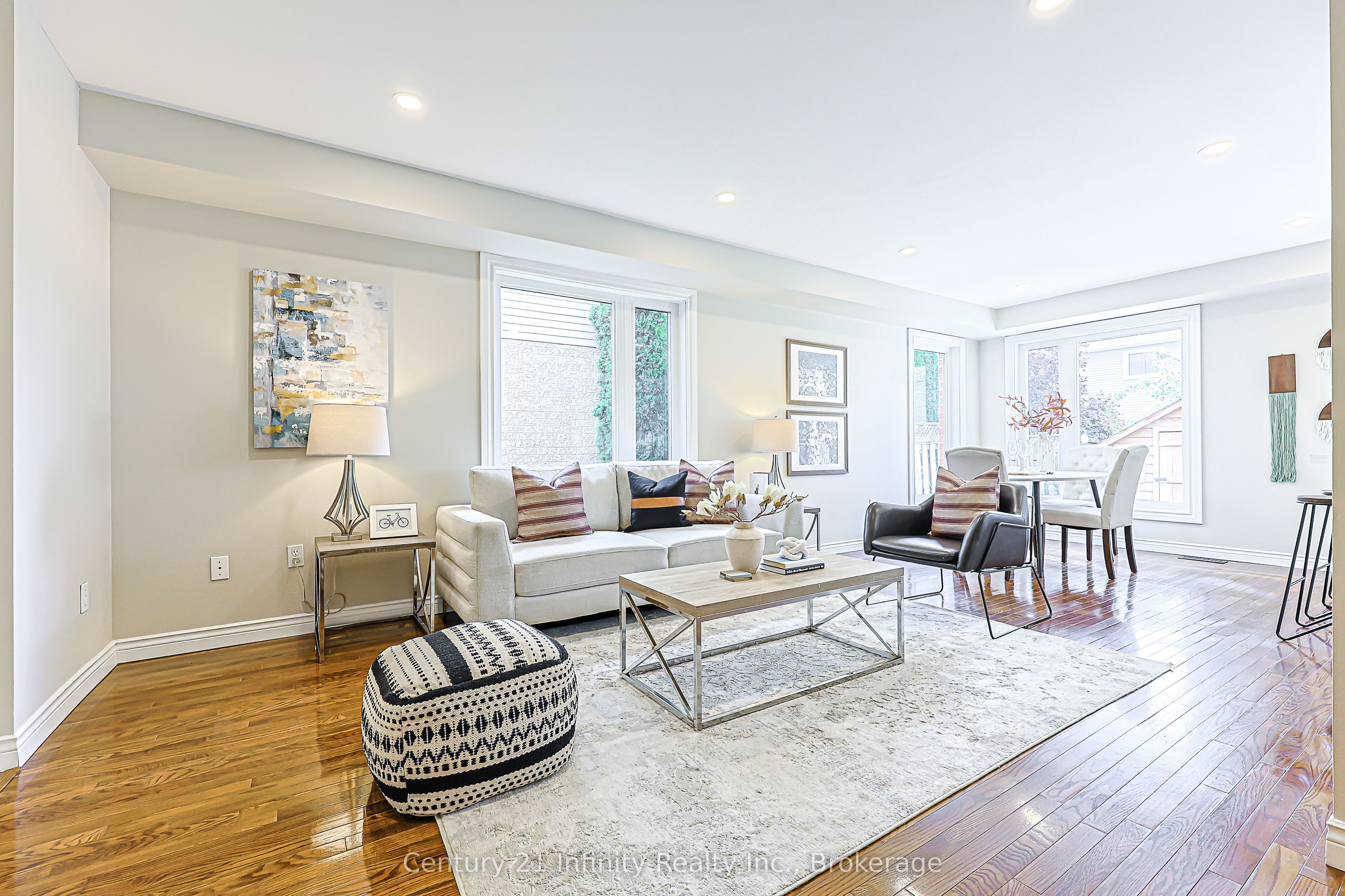 8 Weaver Street Property Photo 2
