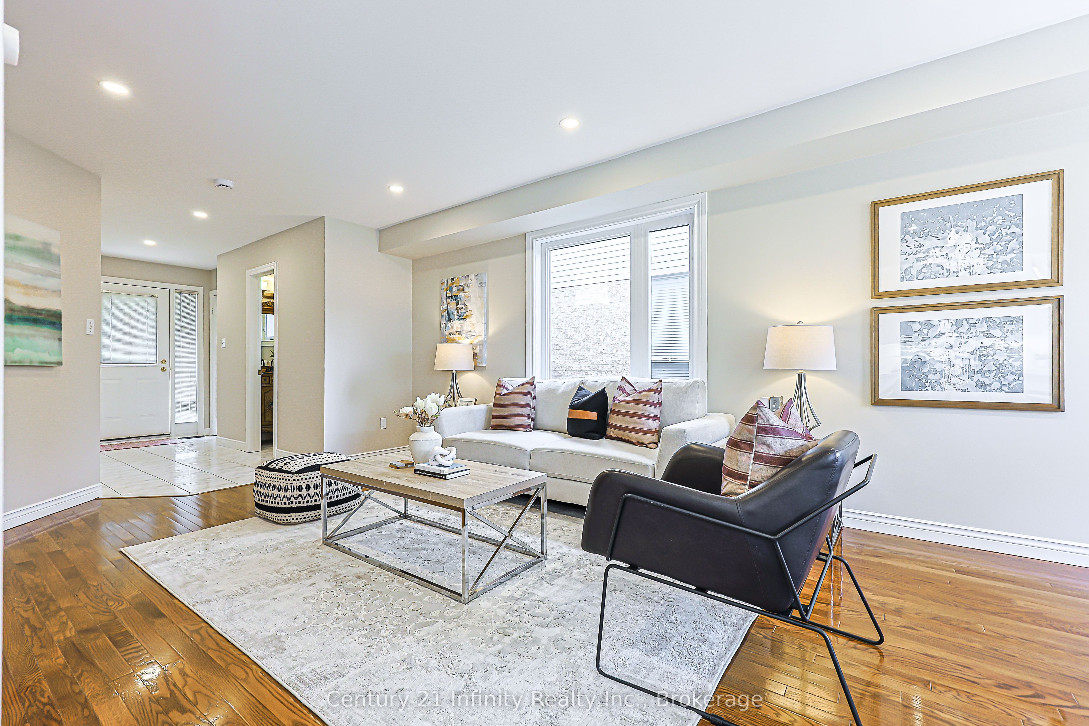 8 Weaver Street Property Photo 3