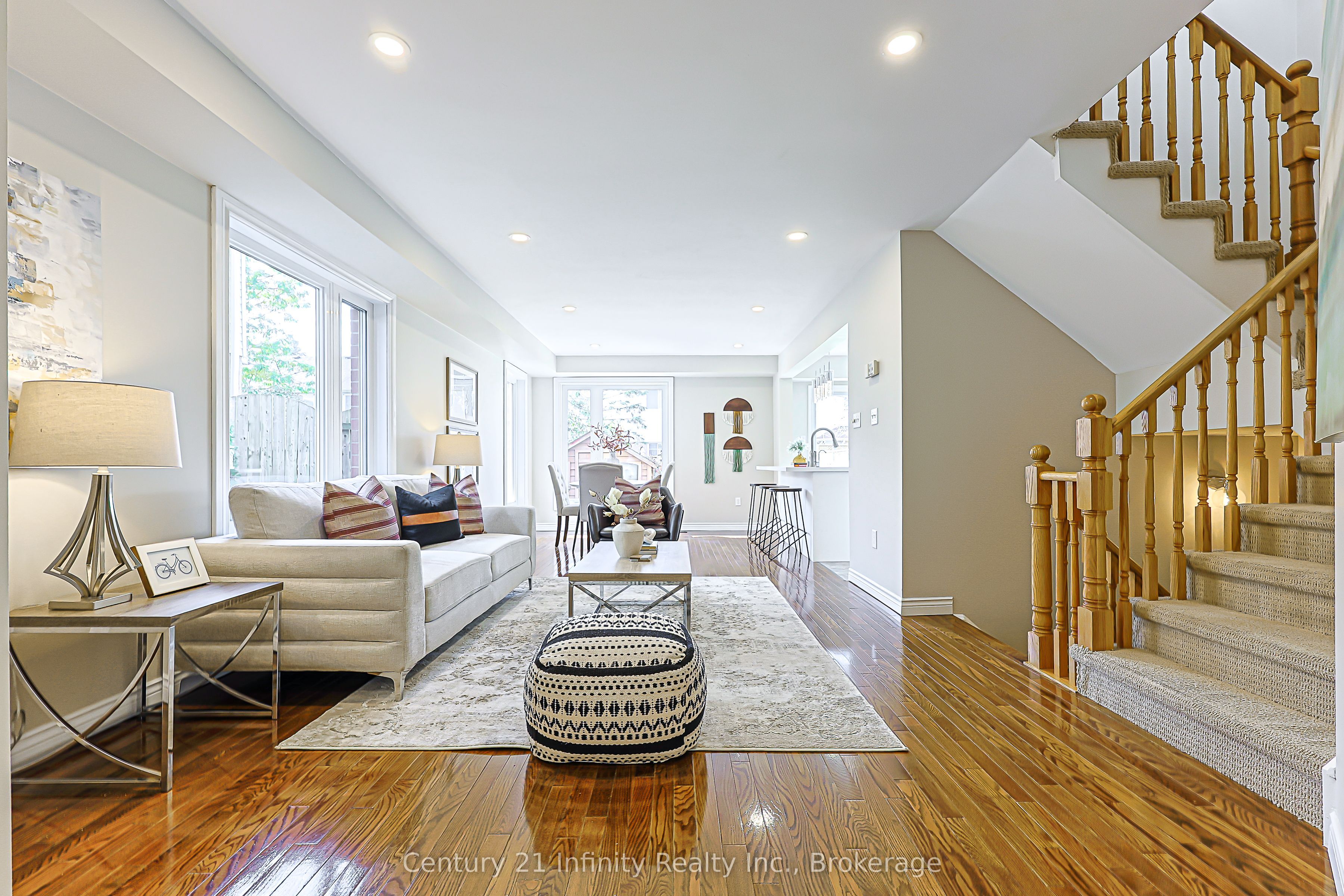 8 Weaver Street Property Photo 4