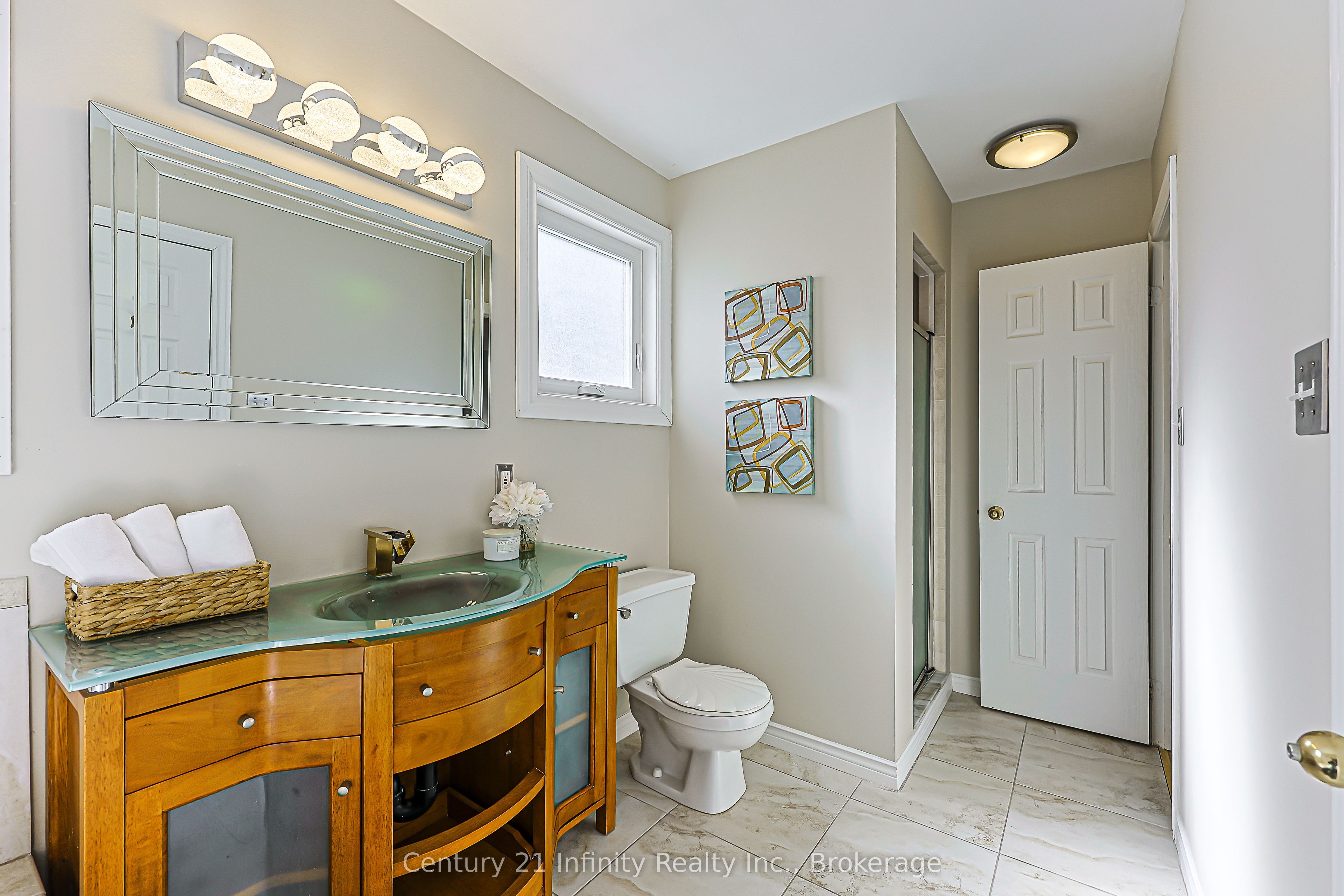 8 Weaver Street Property Photo 17