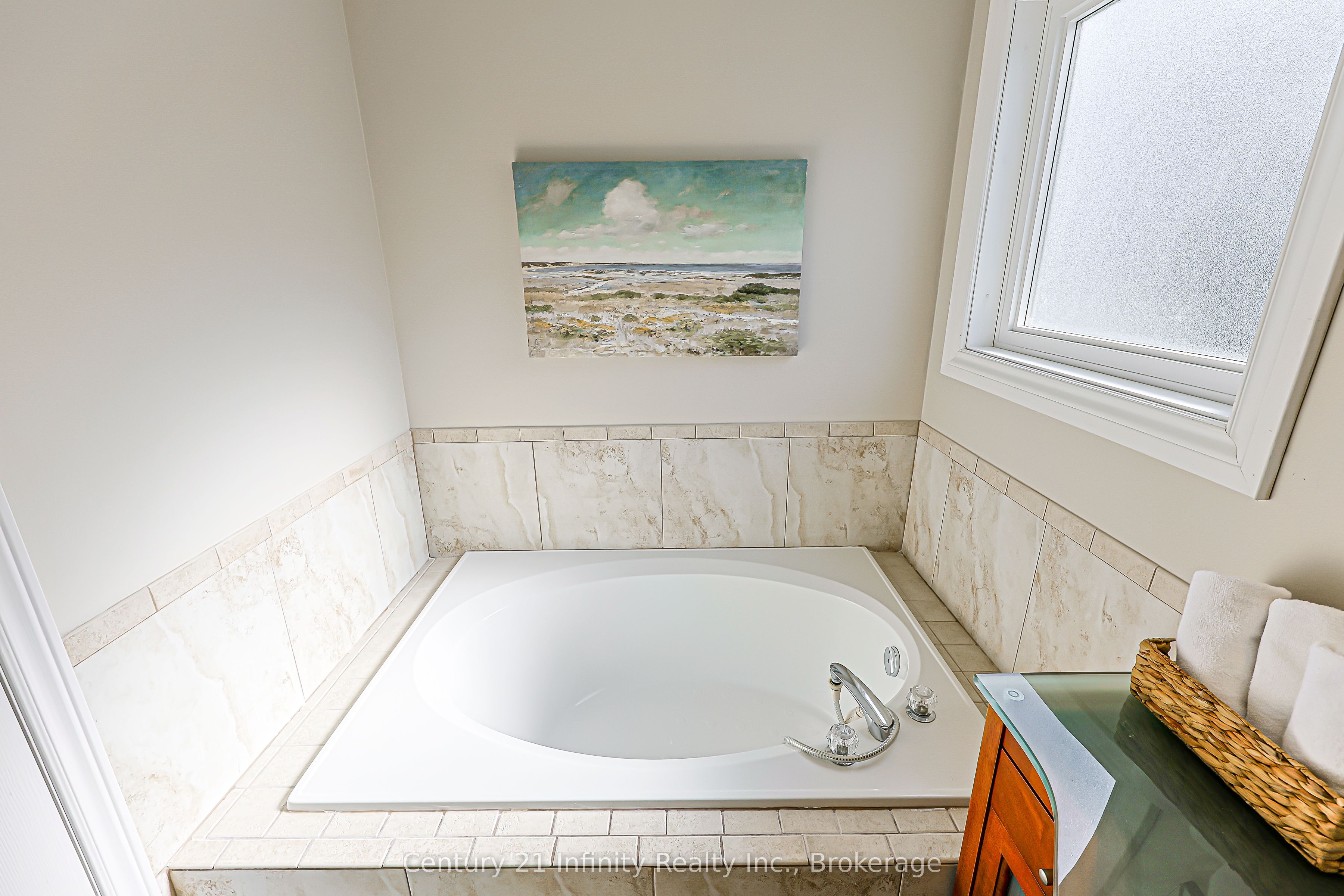 8 Weaver Street Property Photo 18