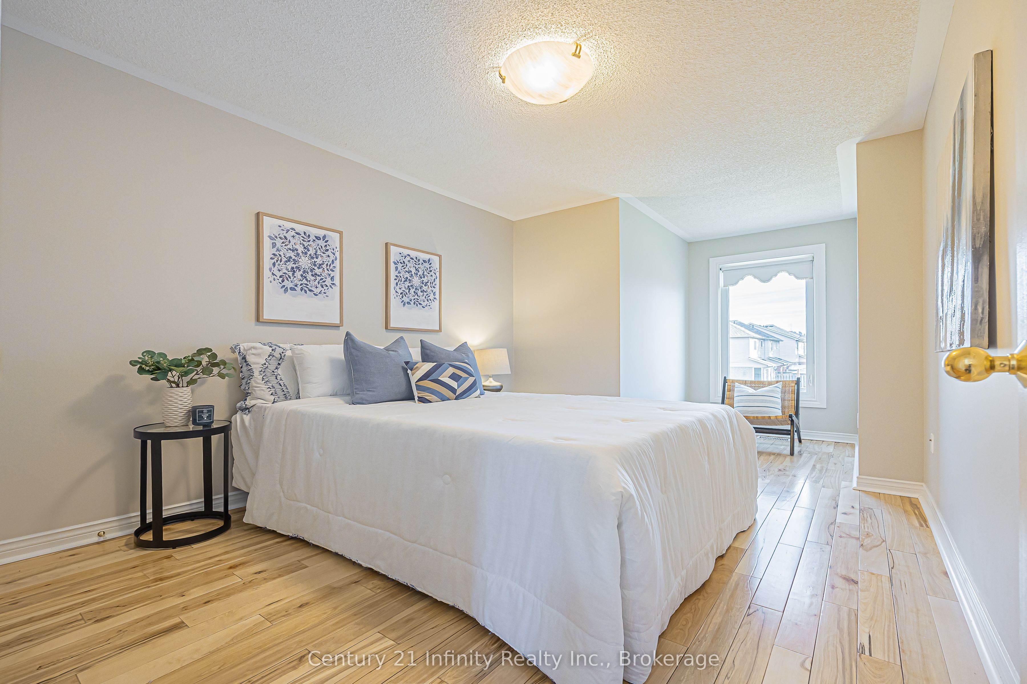 8 Weaver Street Property Photo 19