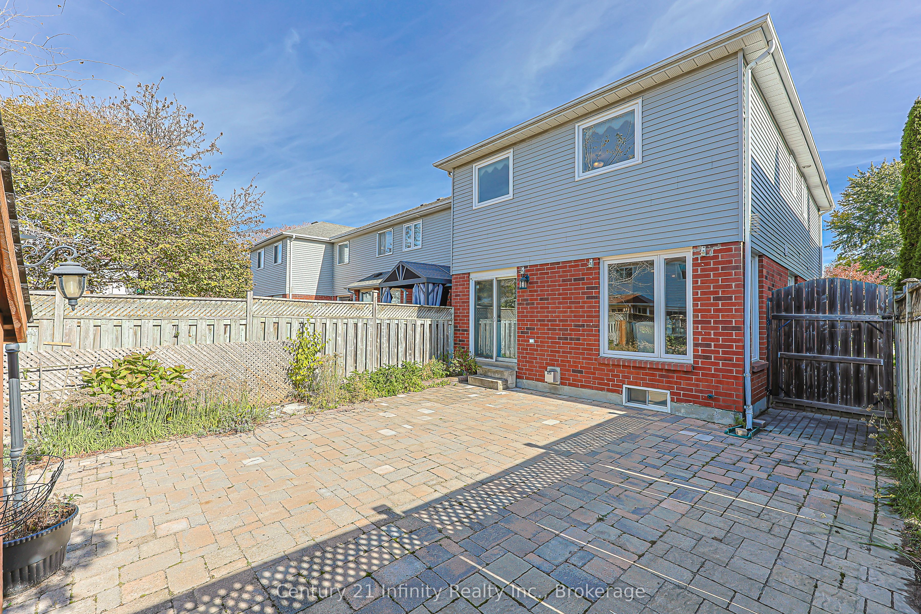 8 Weaver Street Property Photo 29