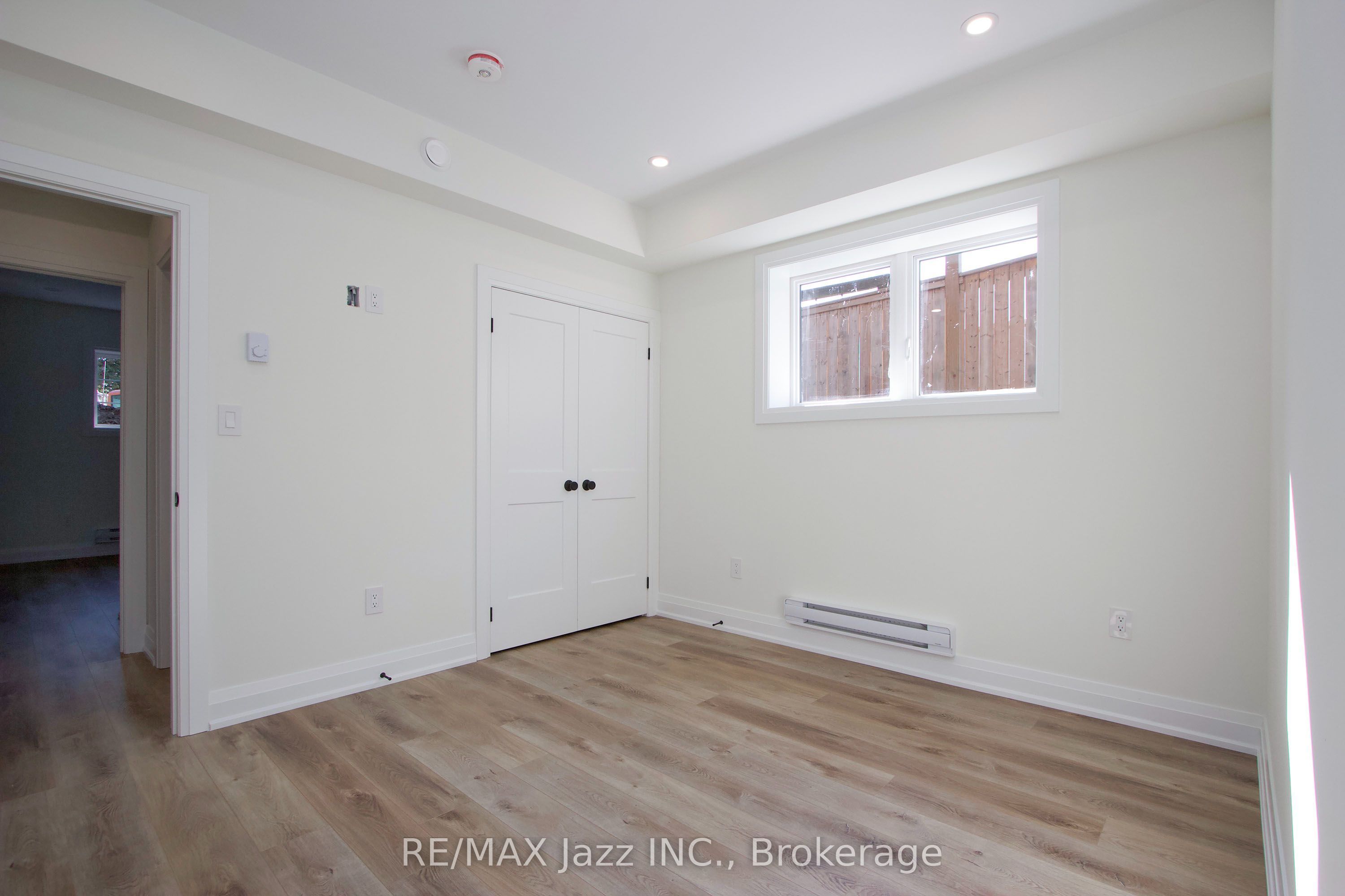 639 Hortop Street Upper Property Photo 18
