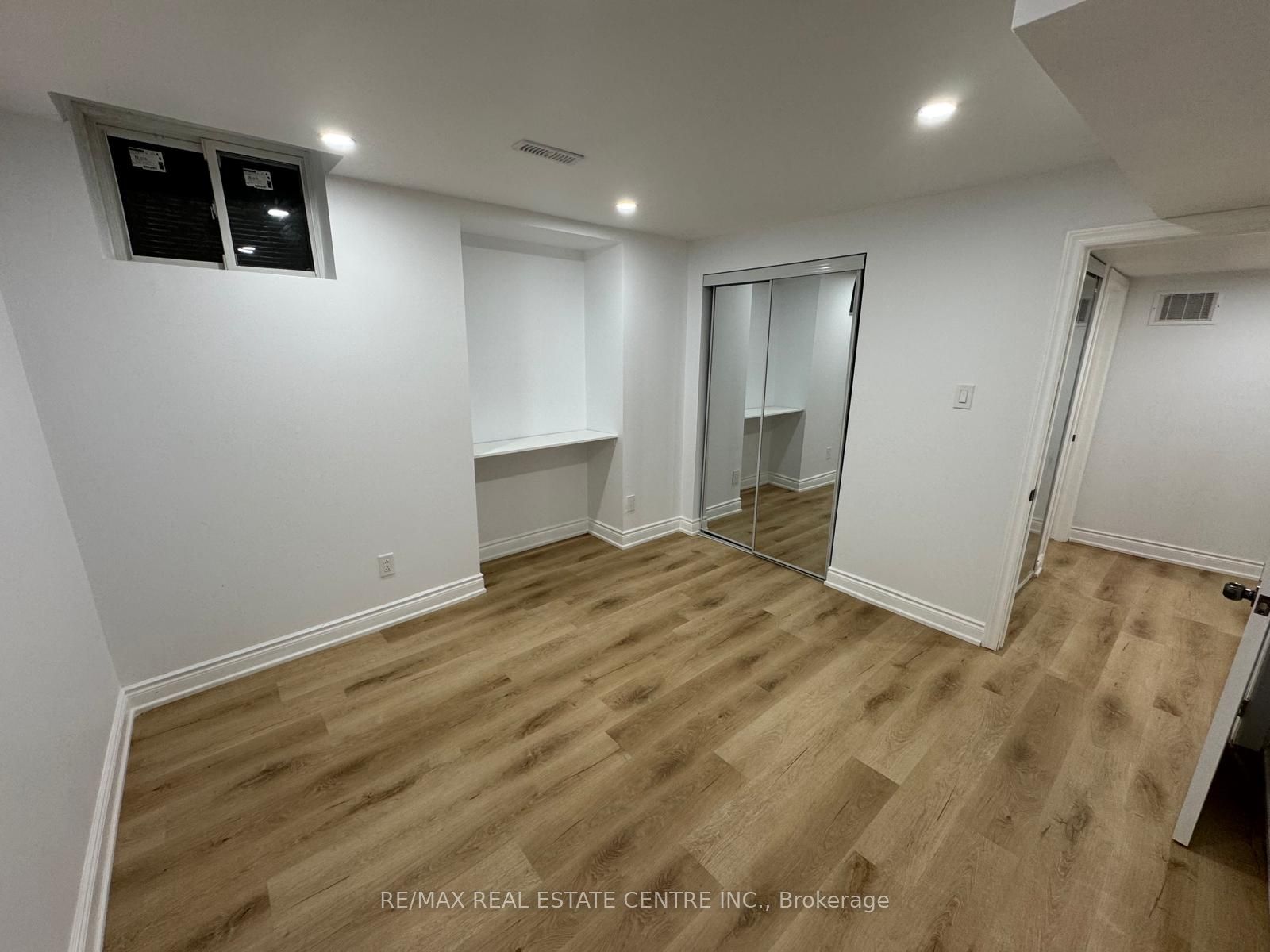 155 Waller Street Bsmt Property Photo 8