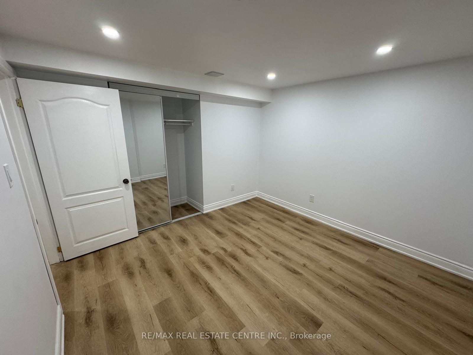 155 Waller Street Bsmt Property Photo 17
