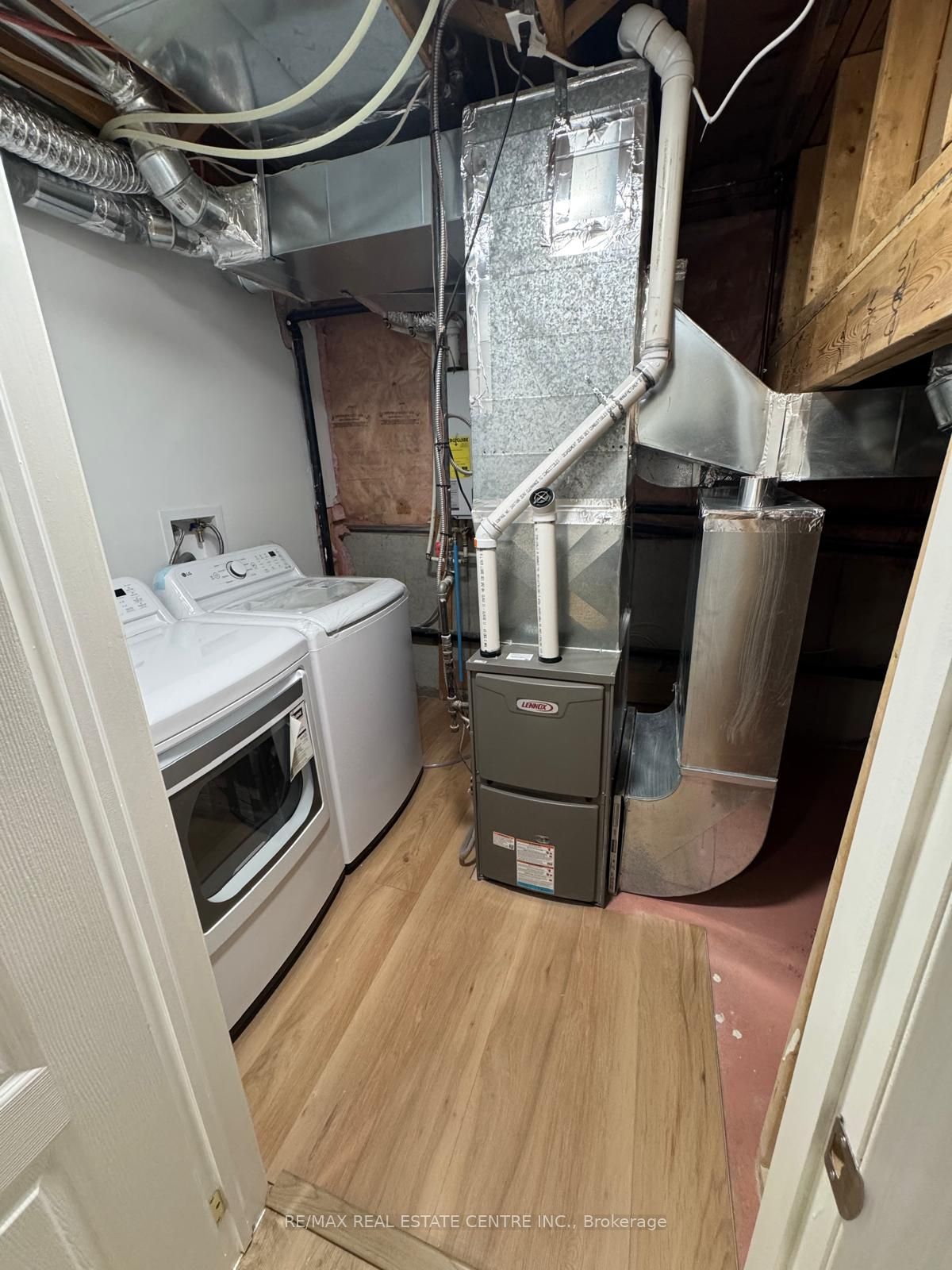 155 Waller Street Bsmt Property Photo 23